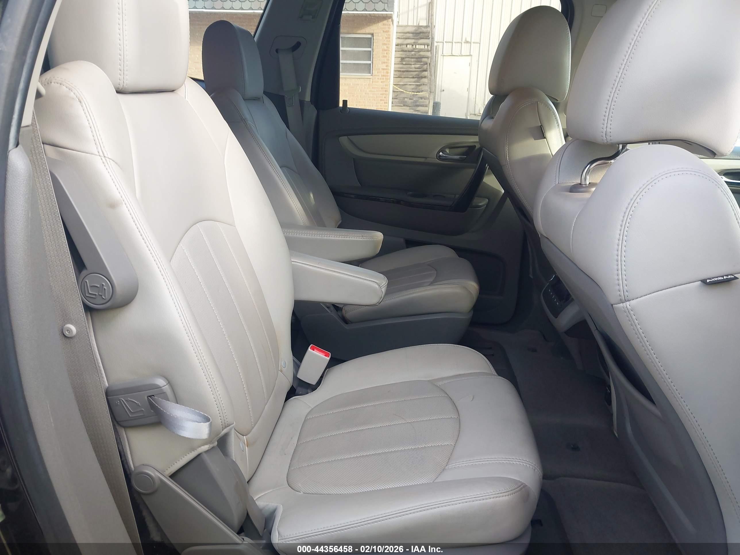 CHEVROLET TRAVERSE image 8