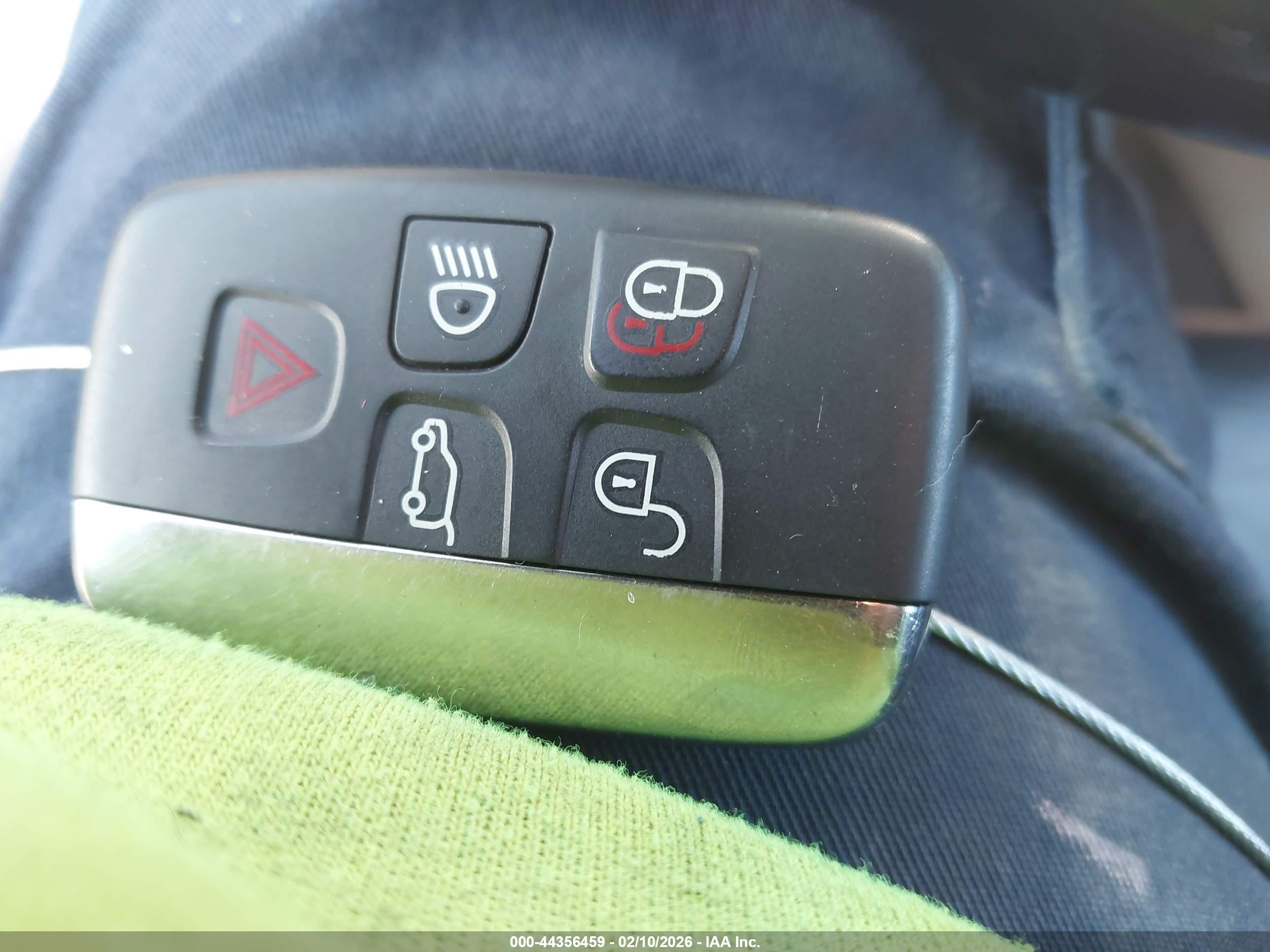 LAND ROVER image 11