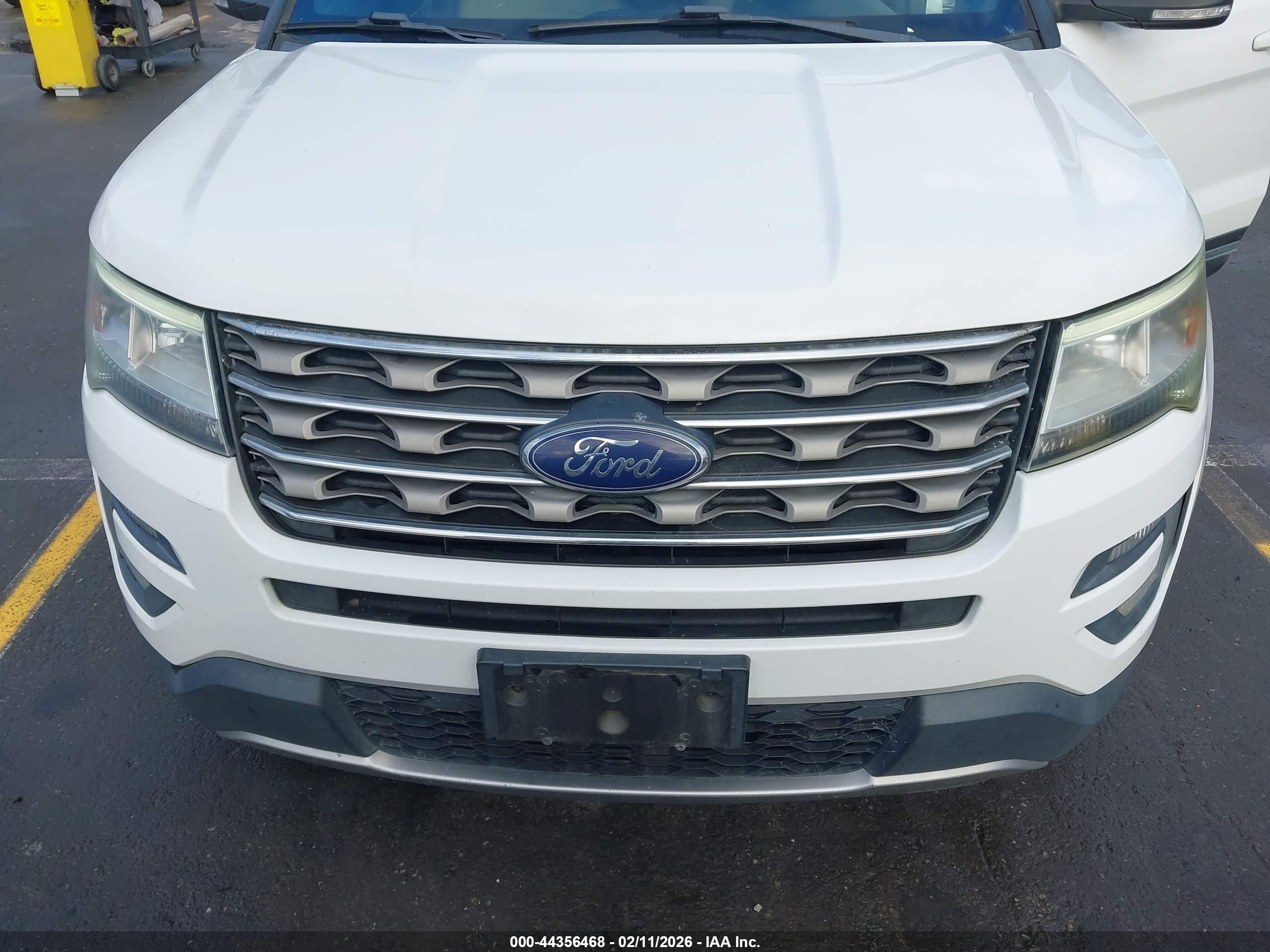FORD EXPLORER image 6