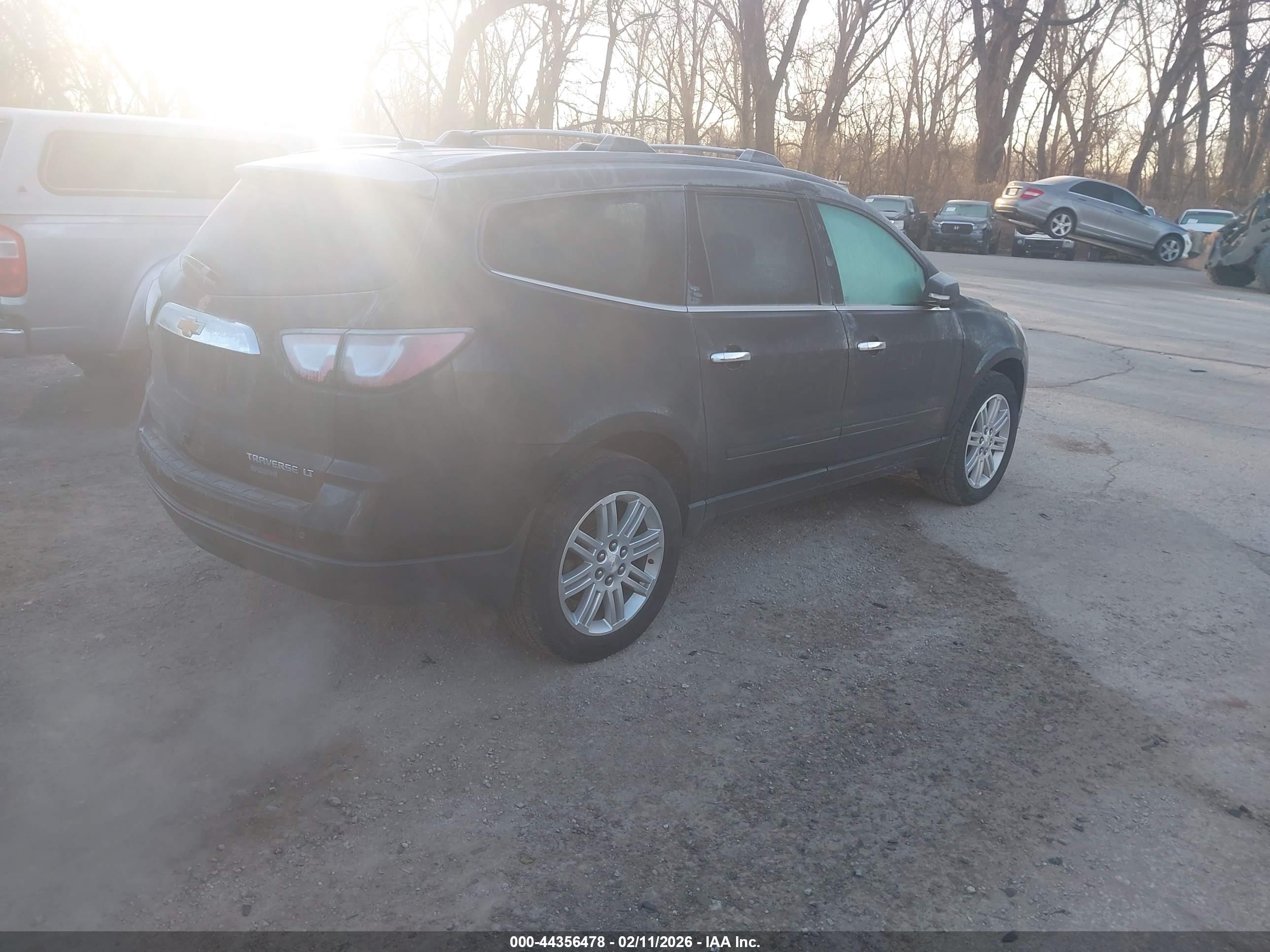 CHEVROLET TRAVERSE image 4