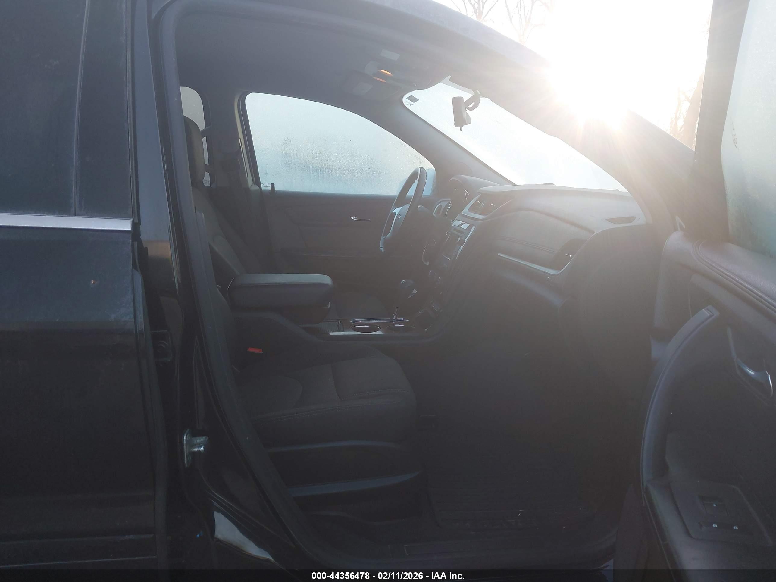 CHEVROLET TRAVERSE image 5