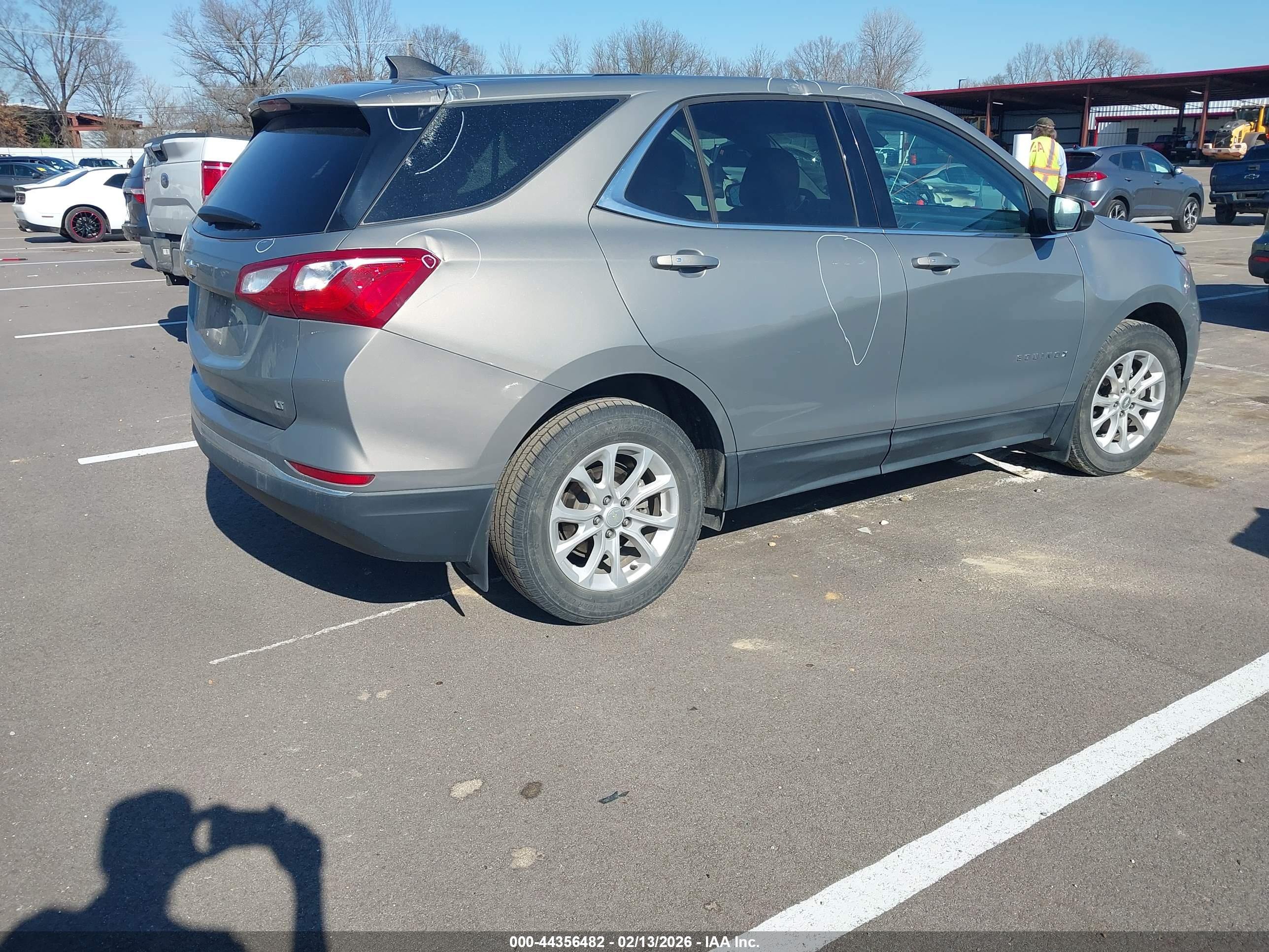 CHEVROLET EQUINOX image 4