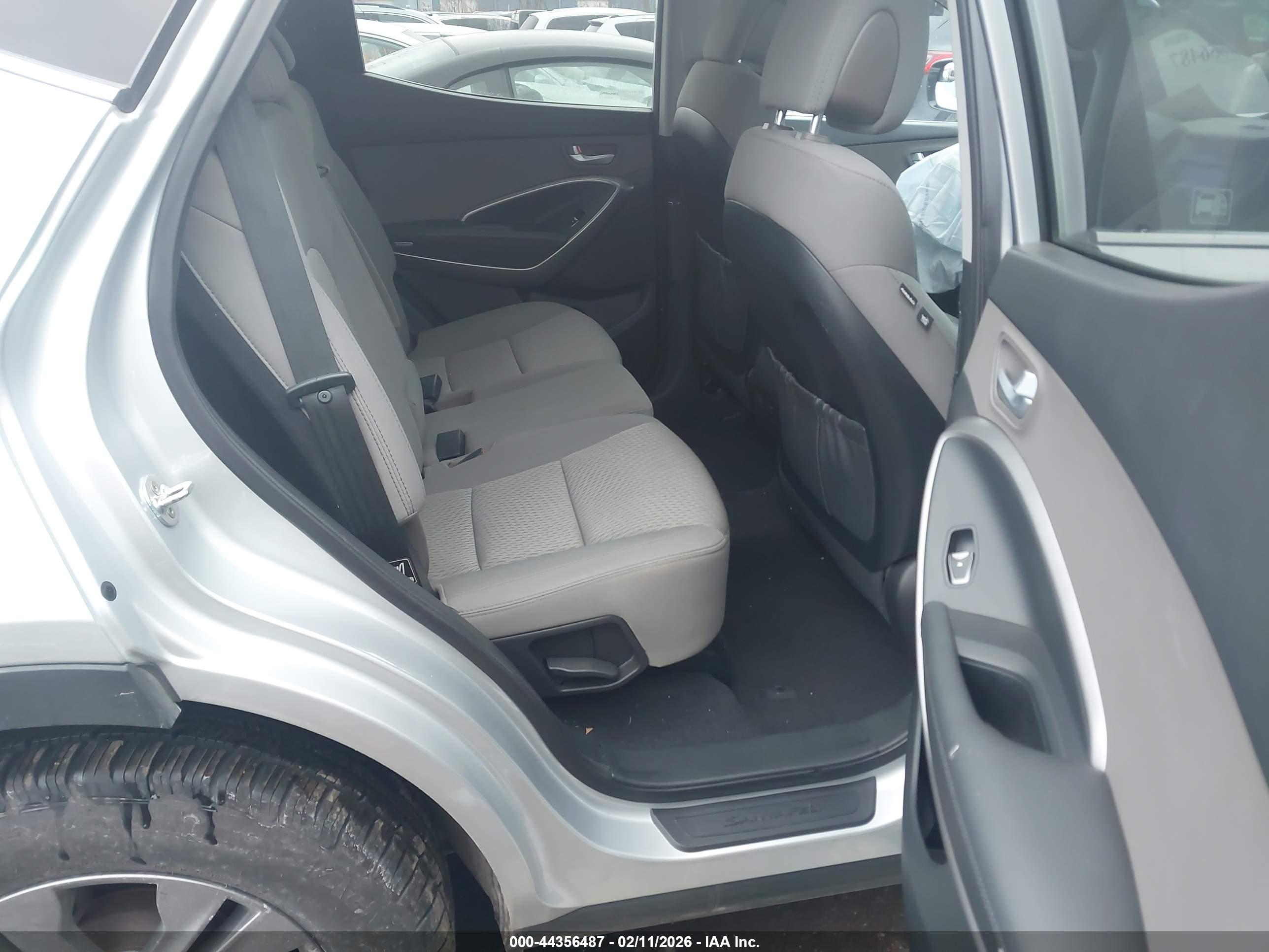 HYUNDAI SANTA image 8