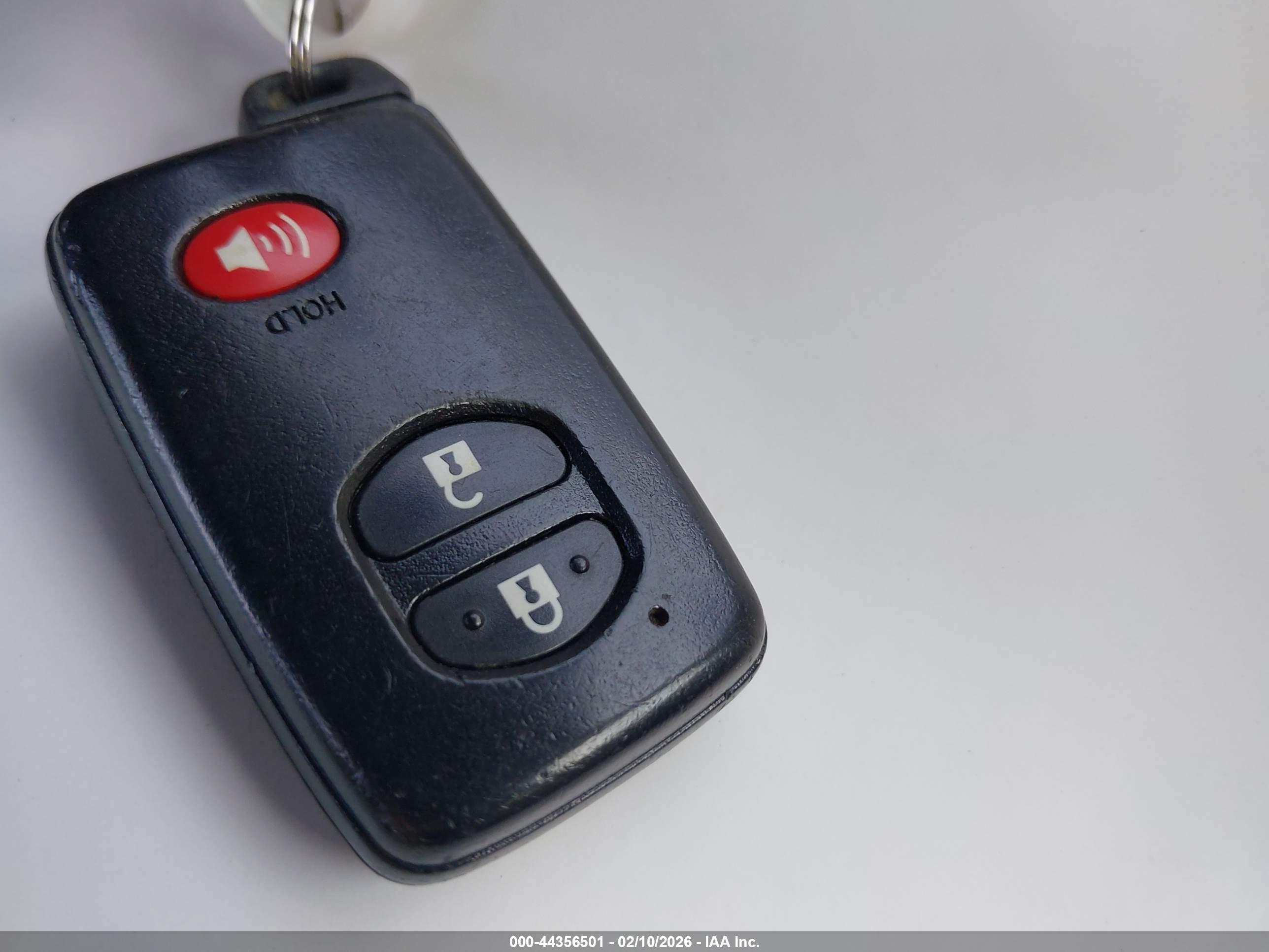 TOYOTA PRIUS image 11