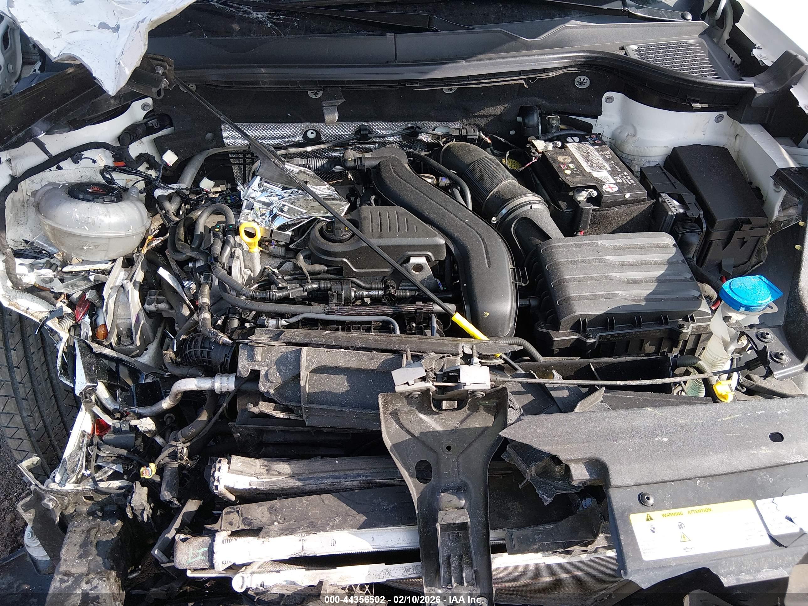 VOLKSWAGEN TAOS image 10