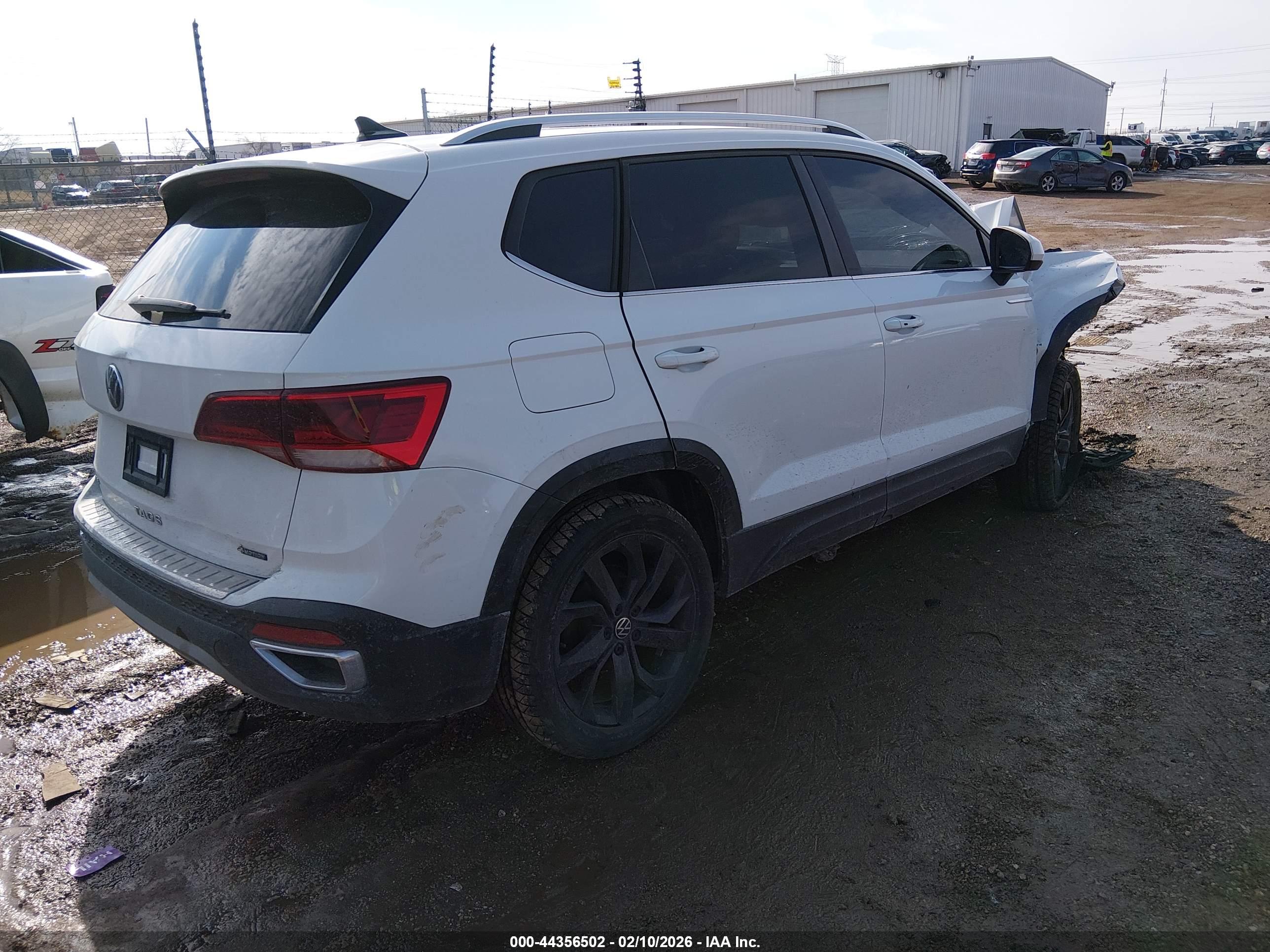 VOLKSWAGEN TAOS image 4