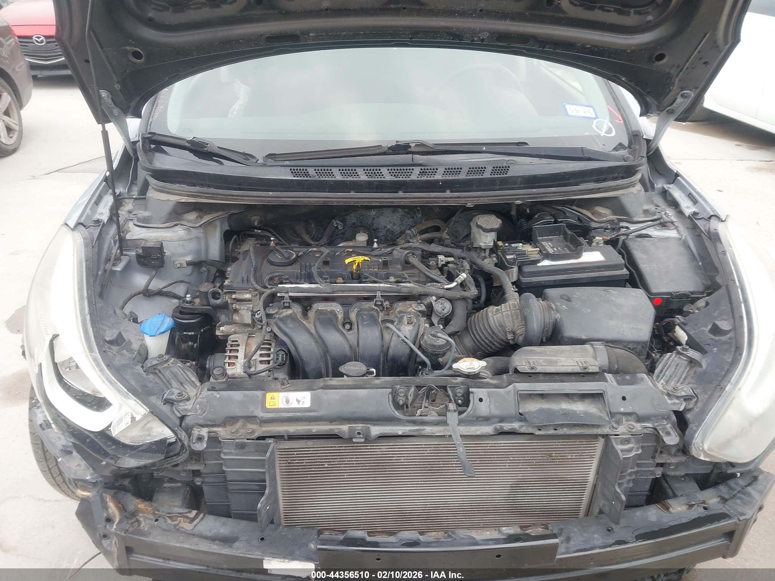 HYUNDAI ELANTRA image 10