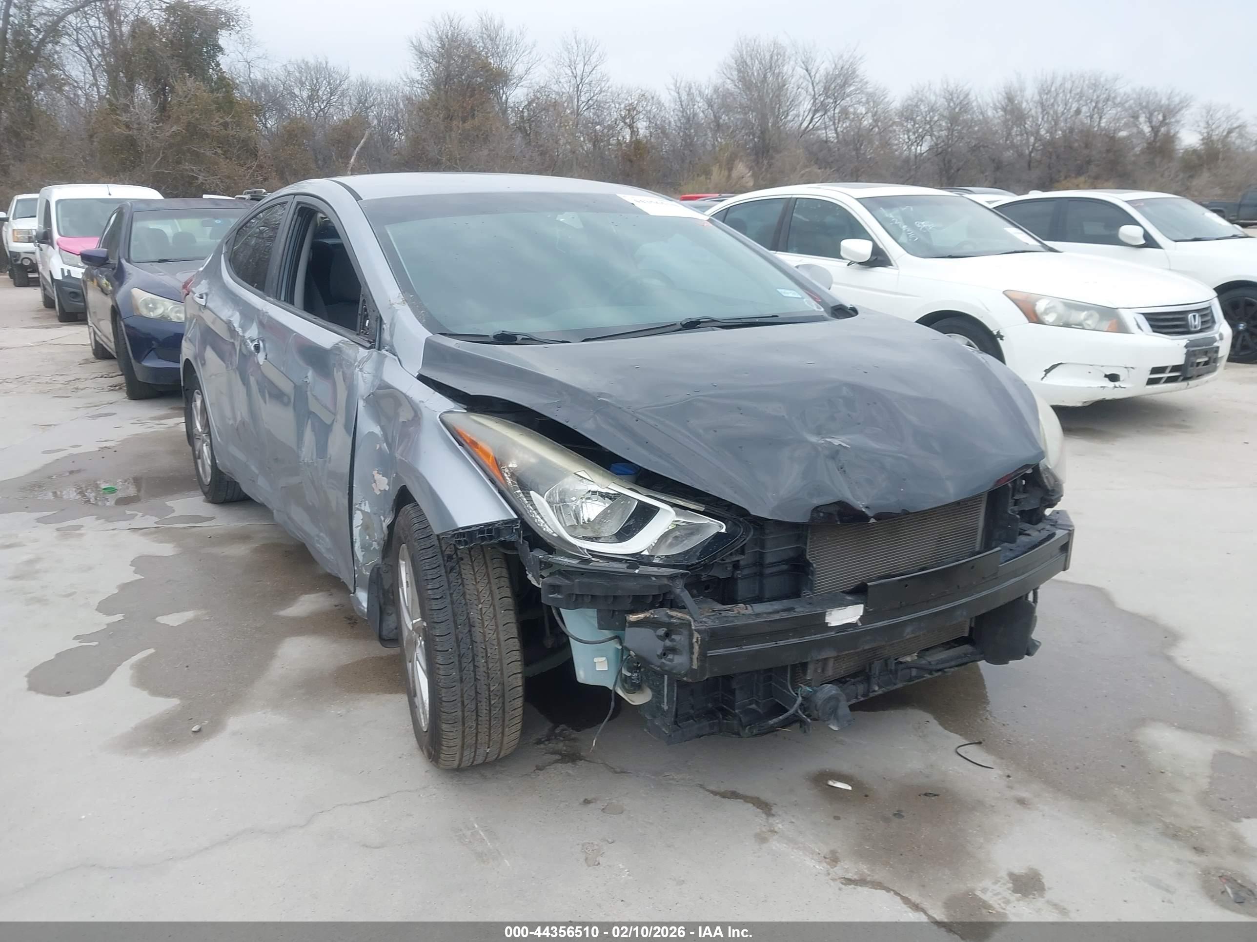HYUNDAI ELANTRA image 6