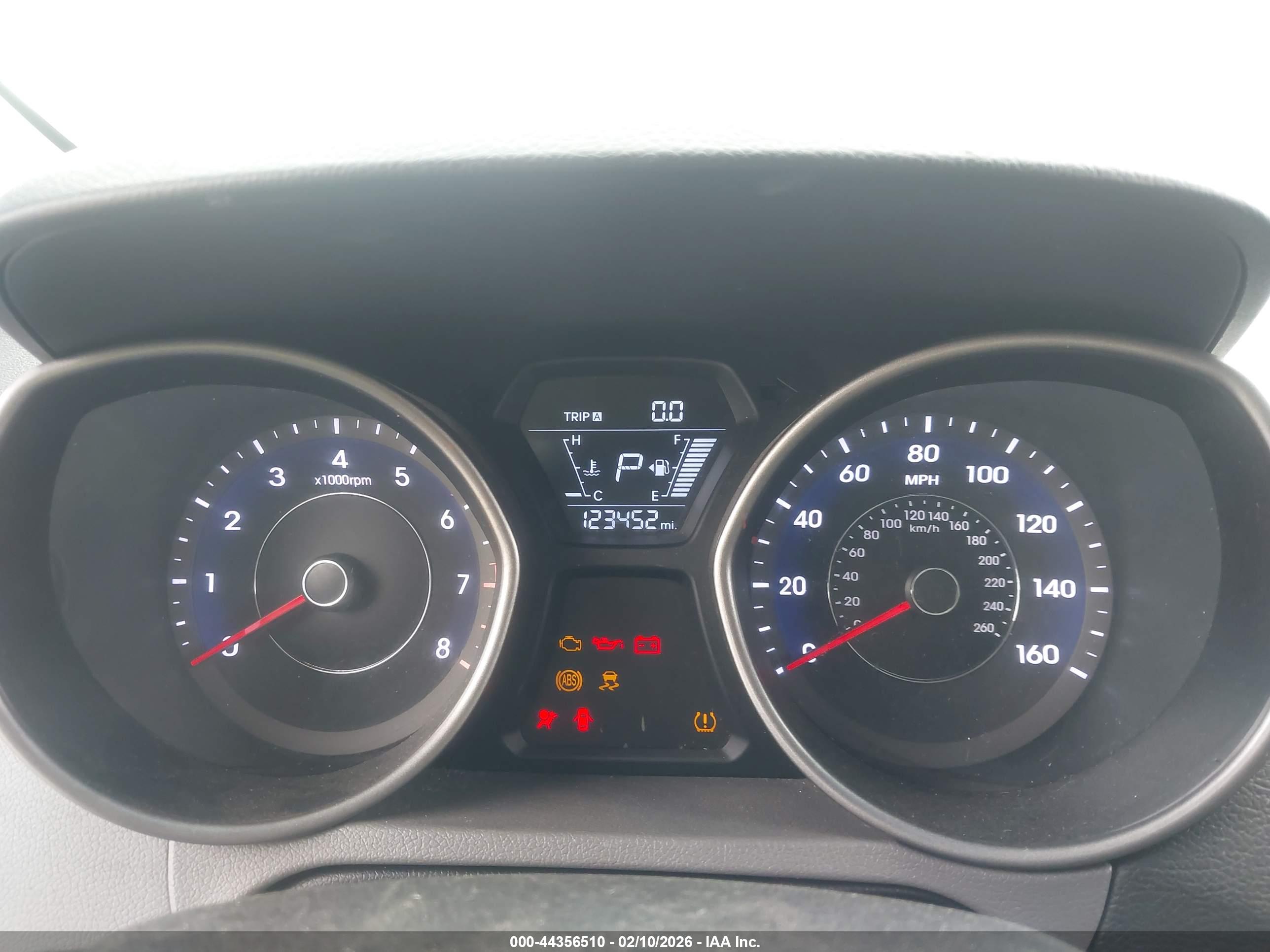 HYUNDAI ELANTRA image 7