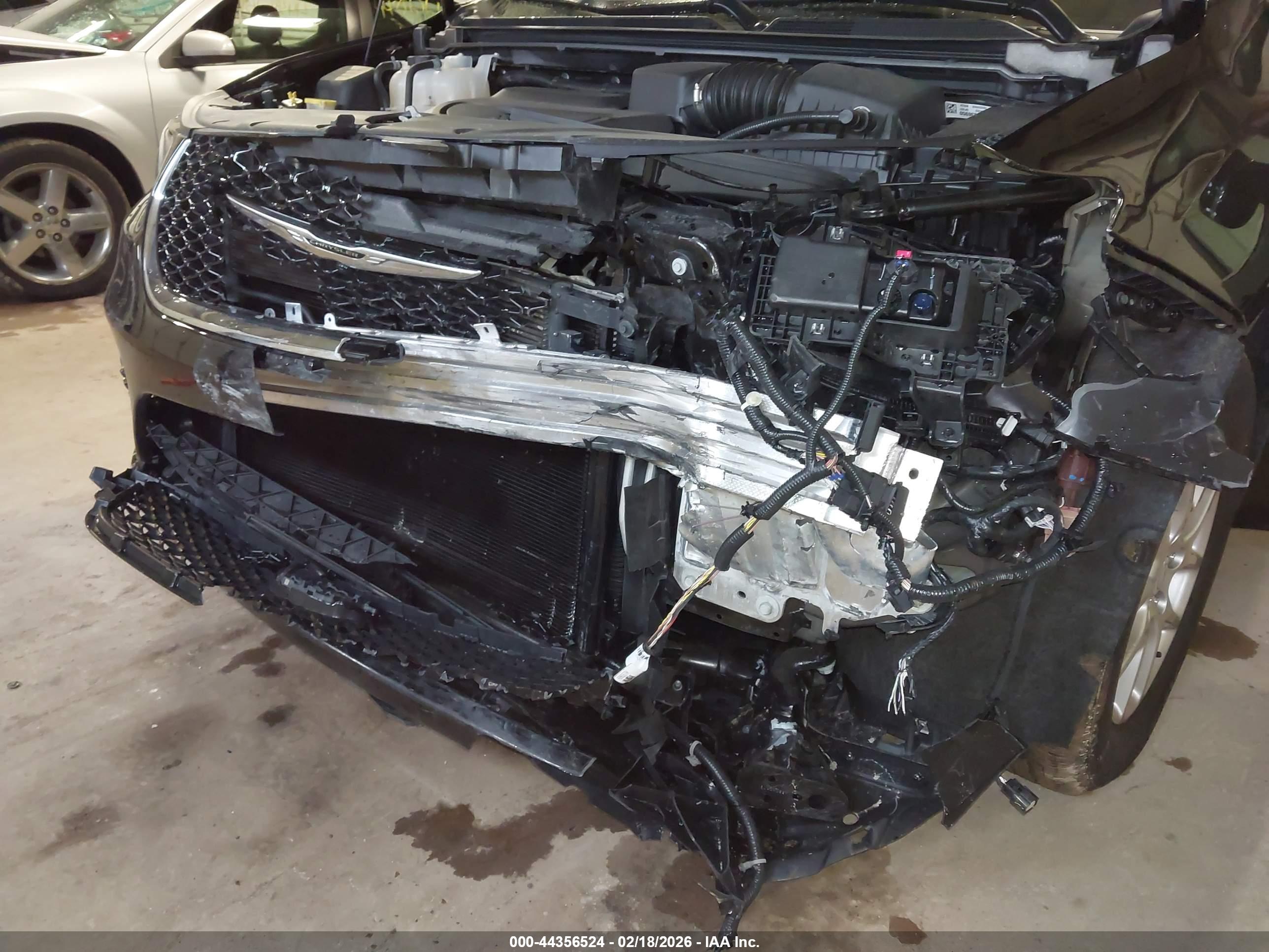 CHRYSLER PACIFICA image 6