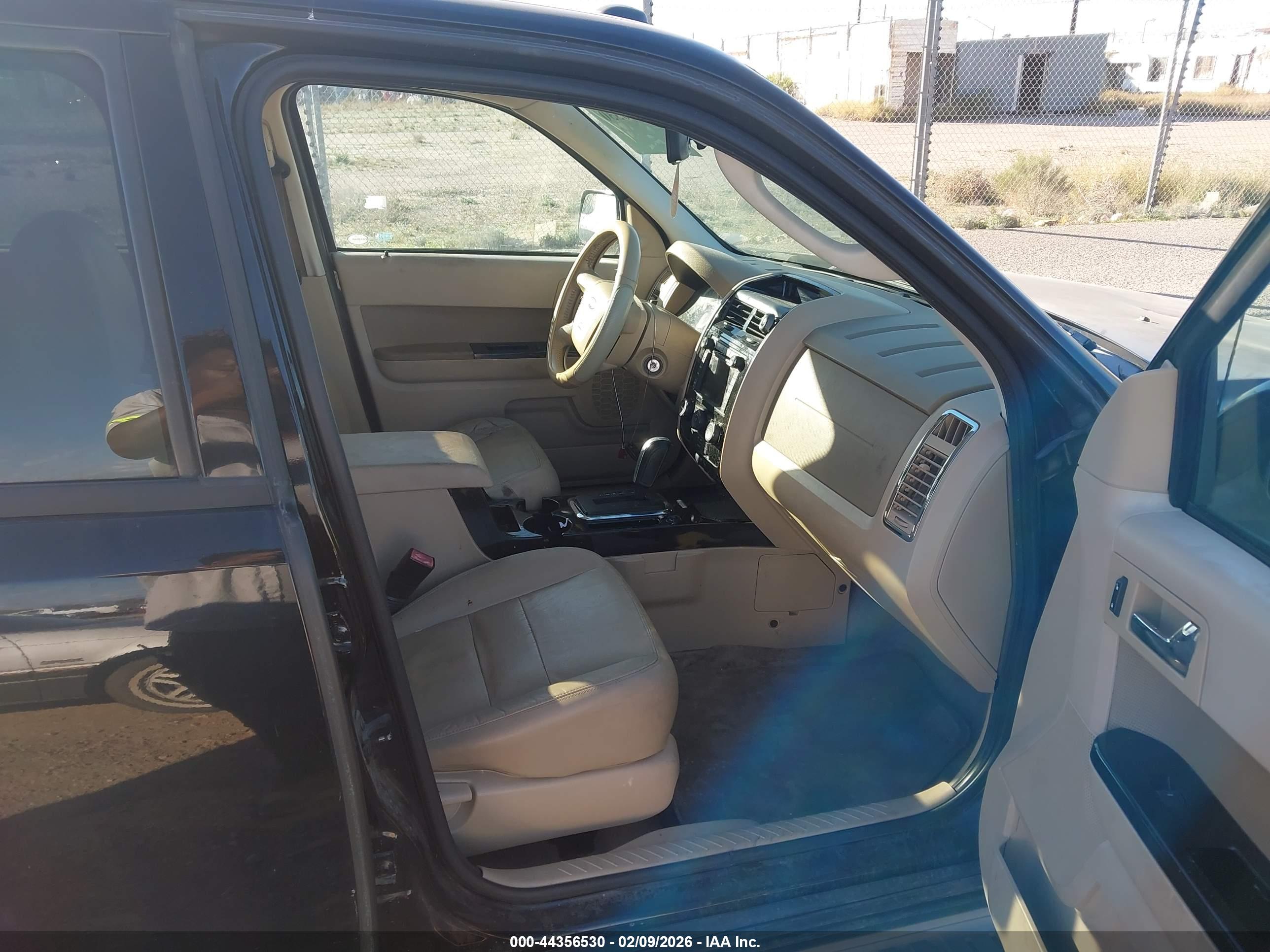 FORD ESCAPE image 5