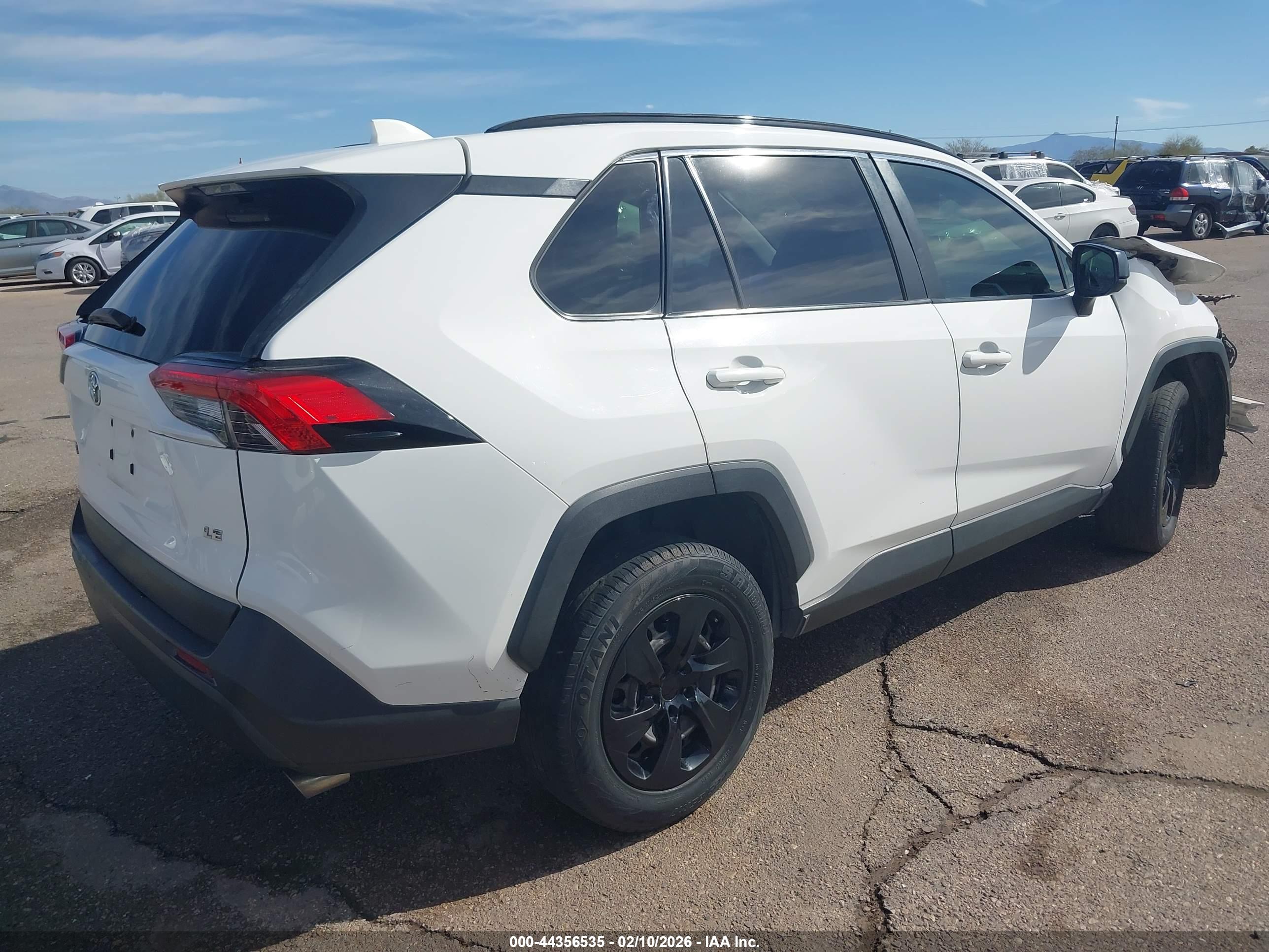 TOYOTA RAV4 image 4