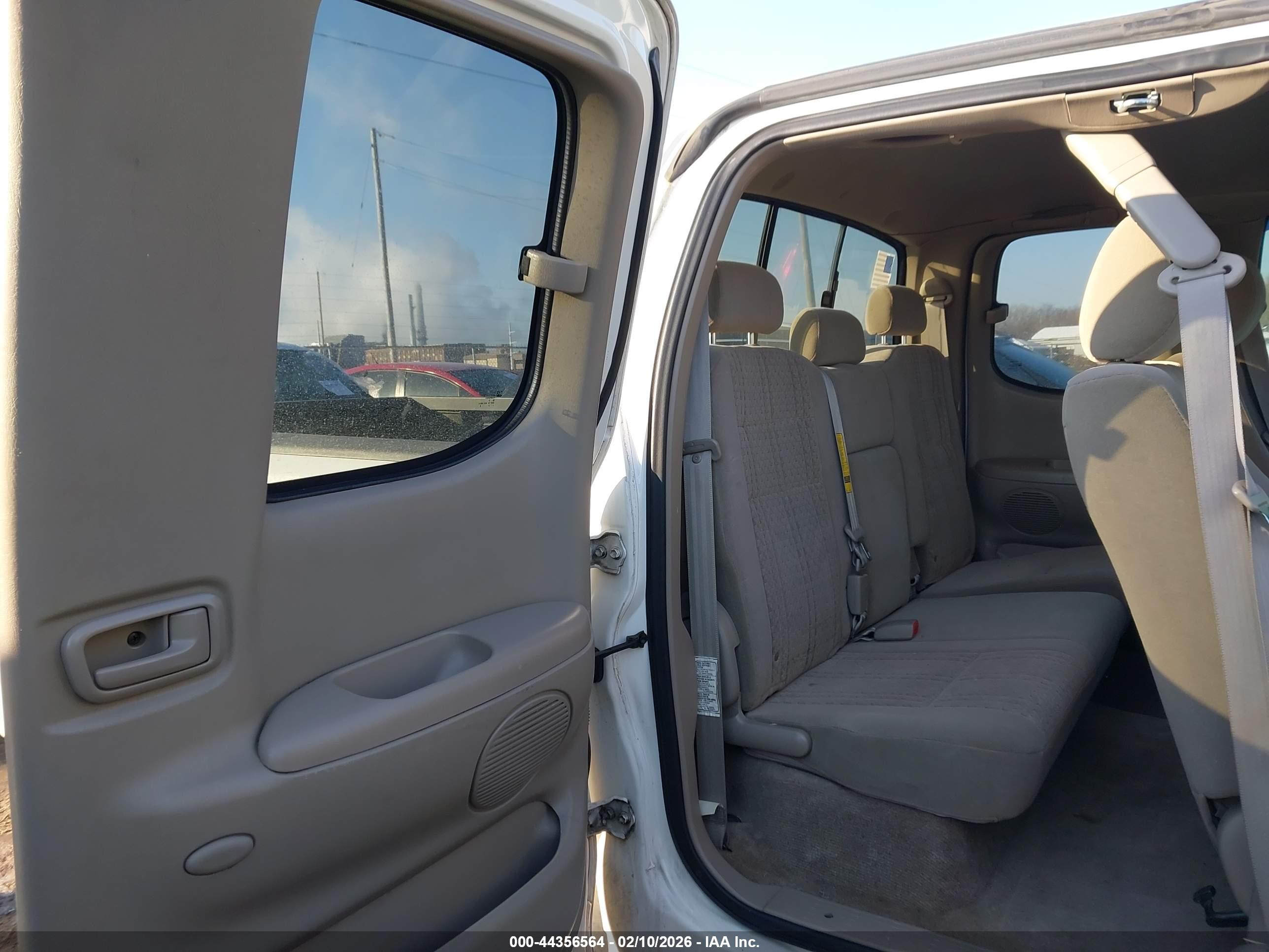 TOYOTA TUNDRA image 8