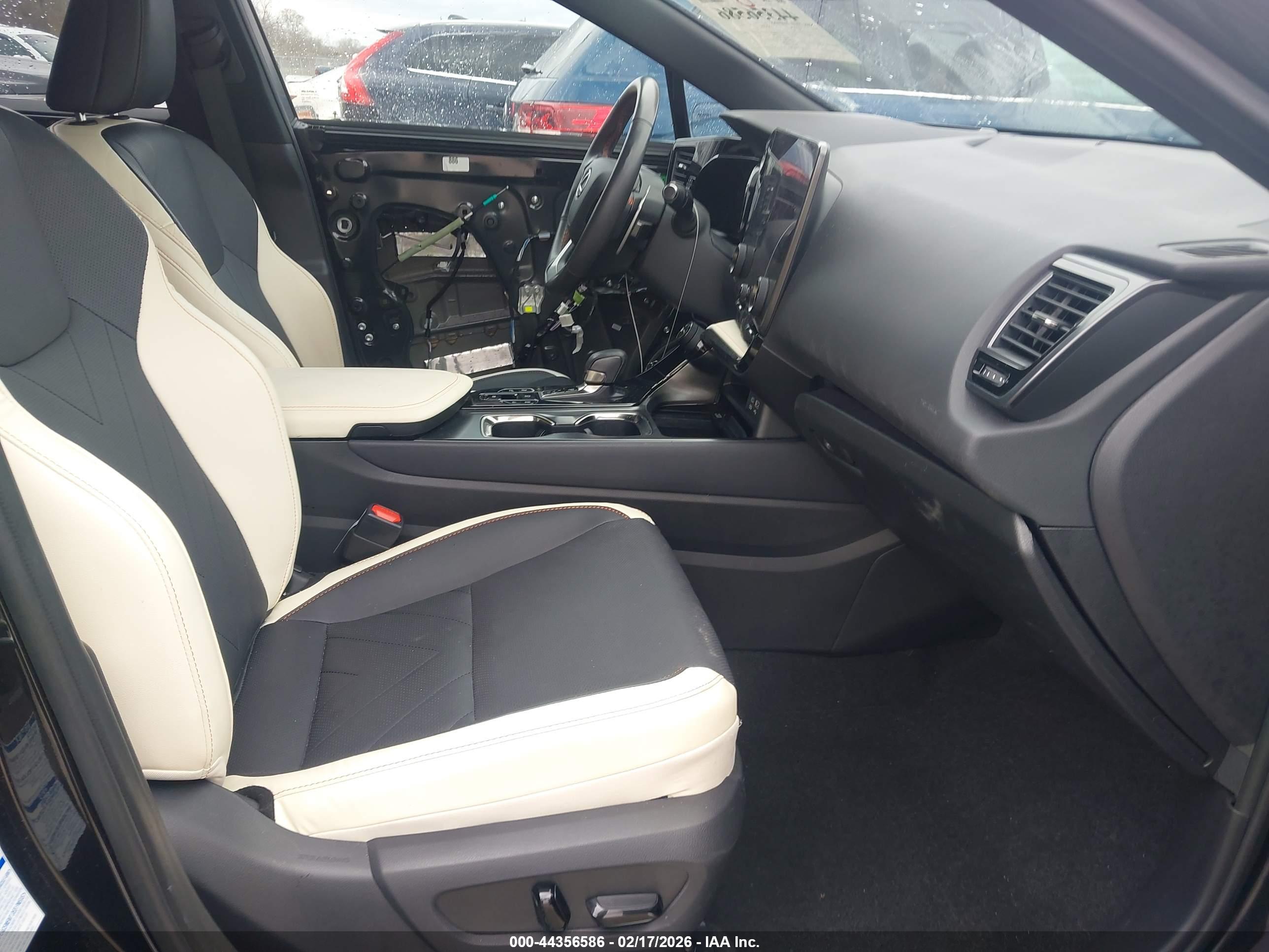 LEXUS NX image 5