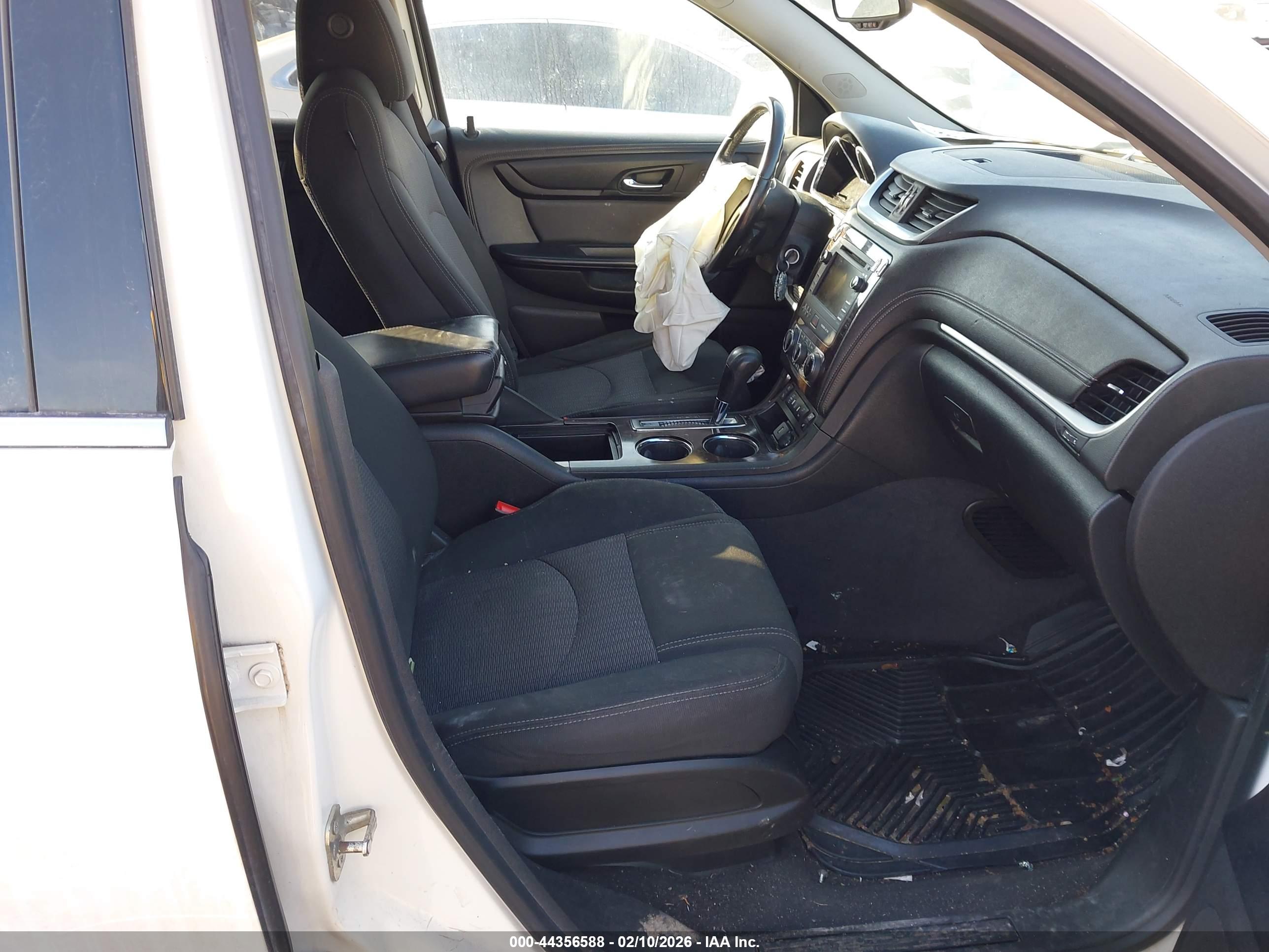 CHEVROLET TRAVERSE image 5