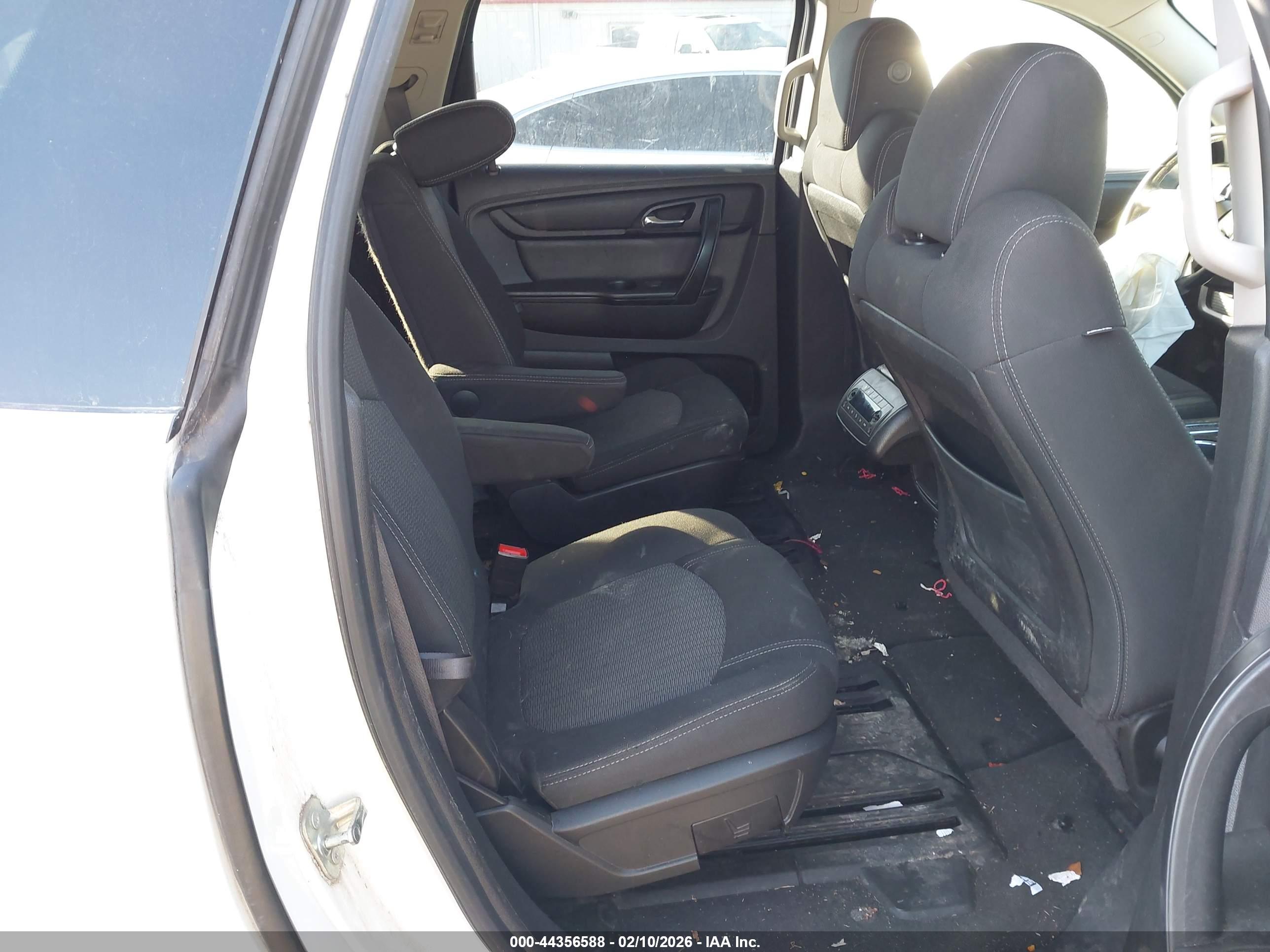 CHEVROLET TRAVERSE image 8