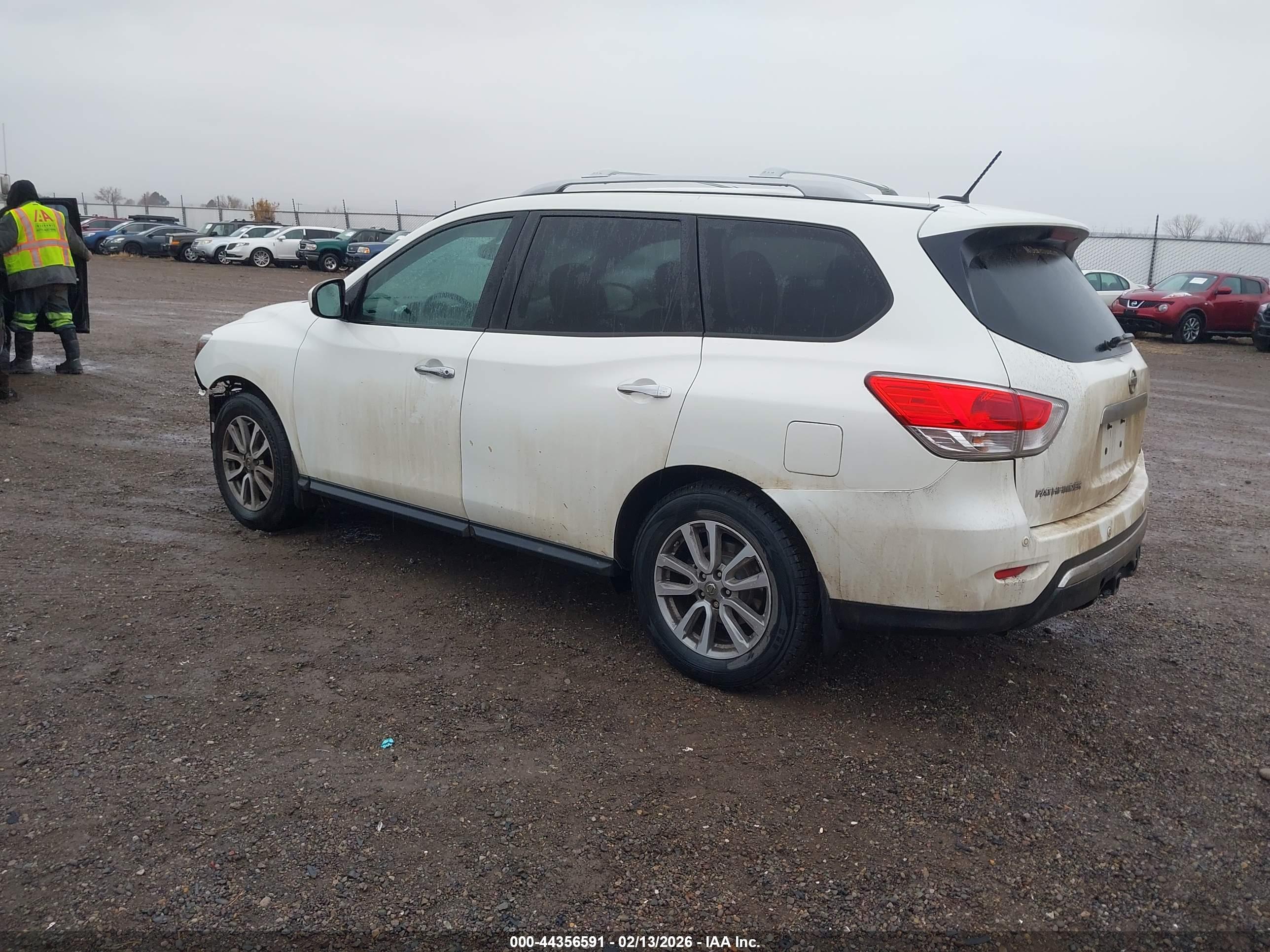 NISSAN PATHFINDER image 3