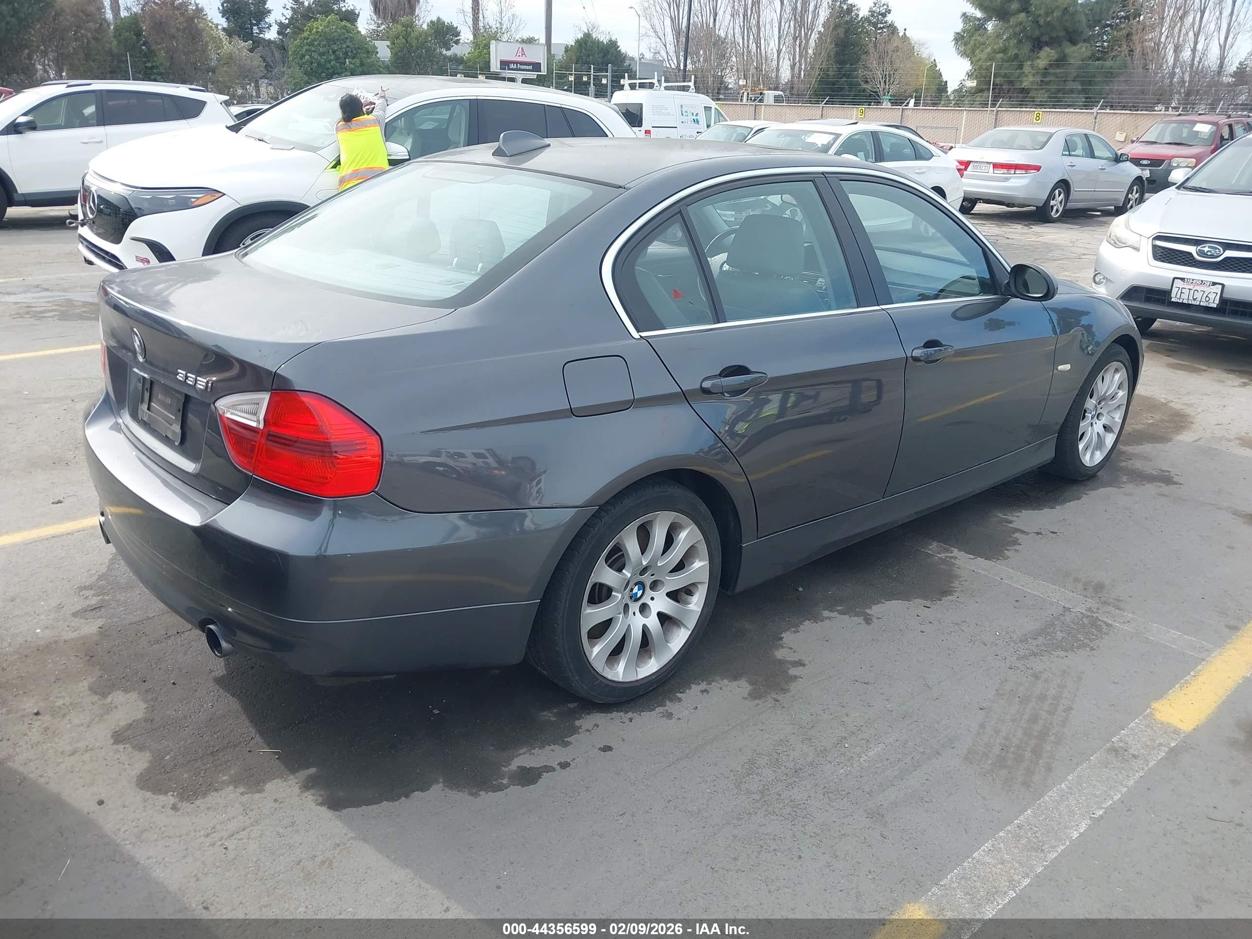 BMW 335I image 4