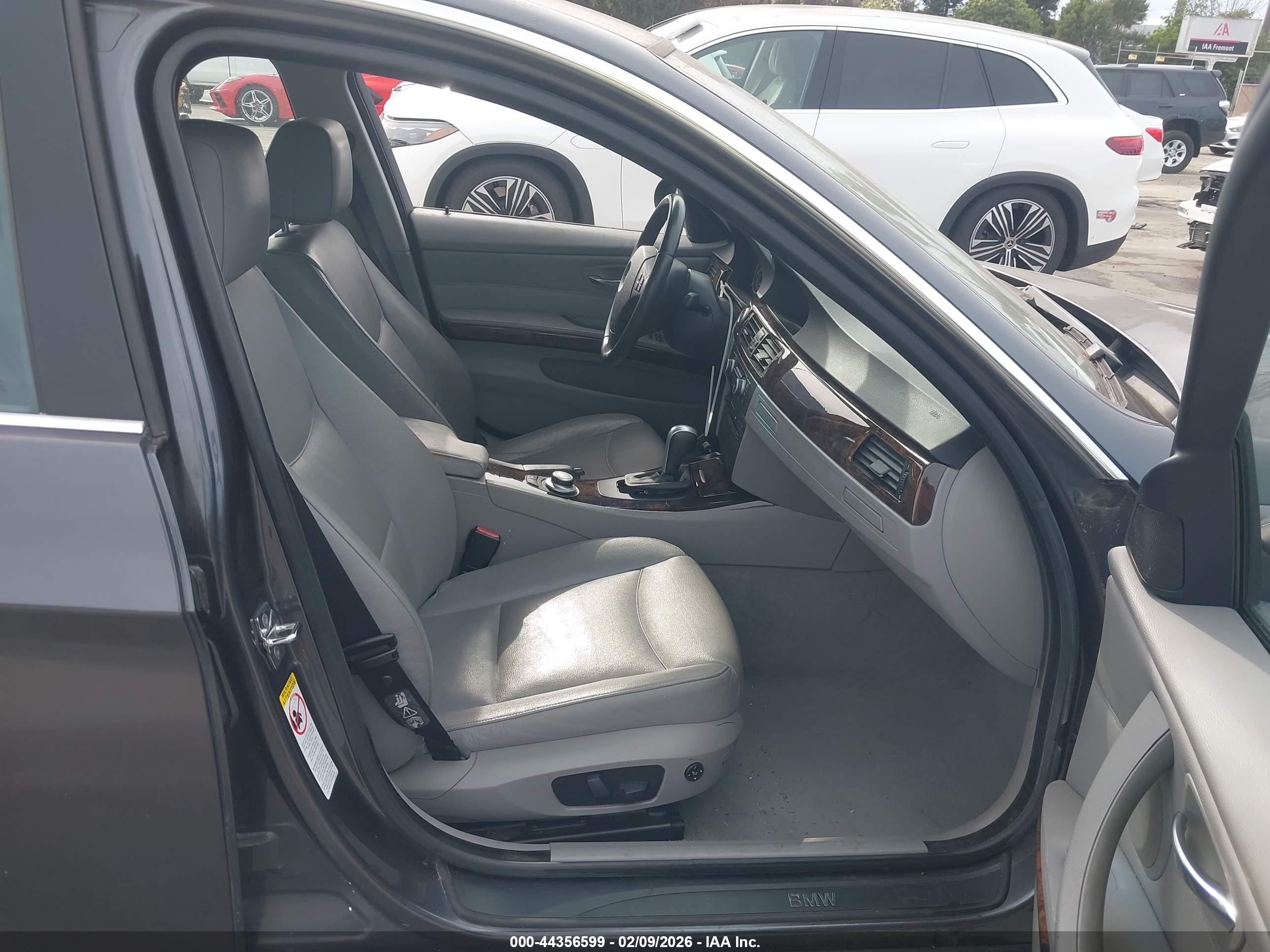 BMW 335I image 5
