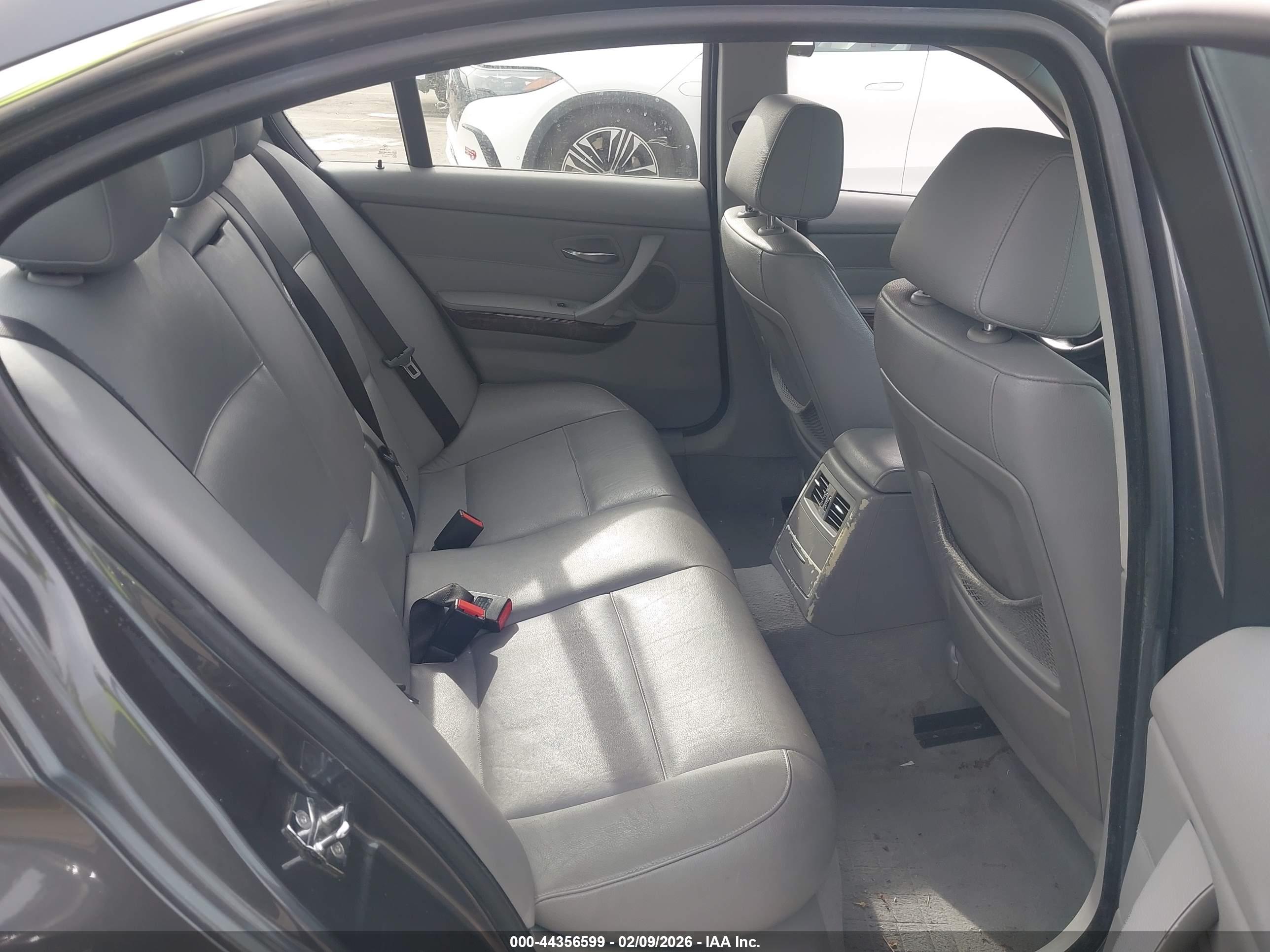 BMW 335I image 8