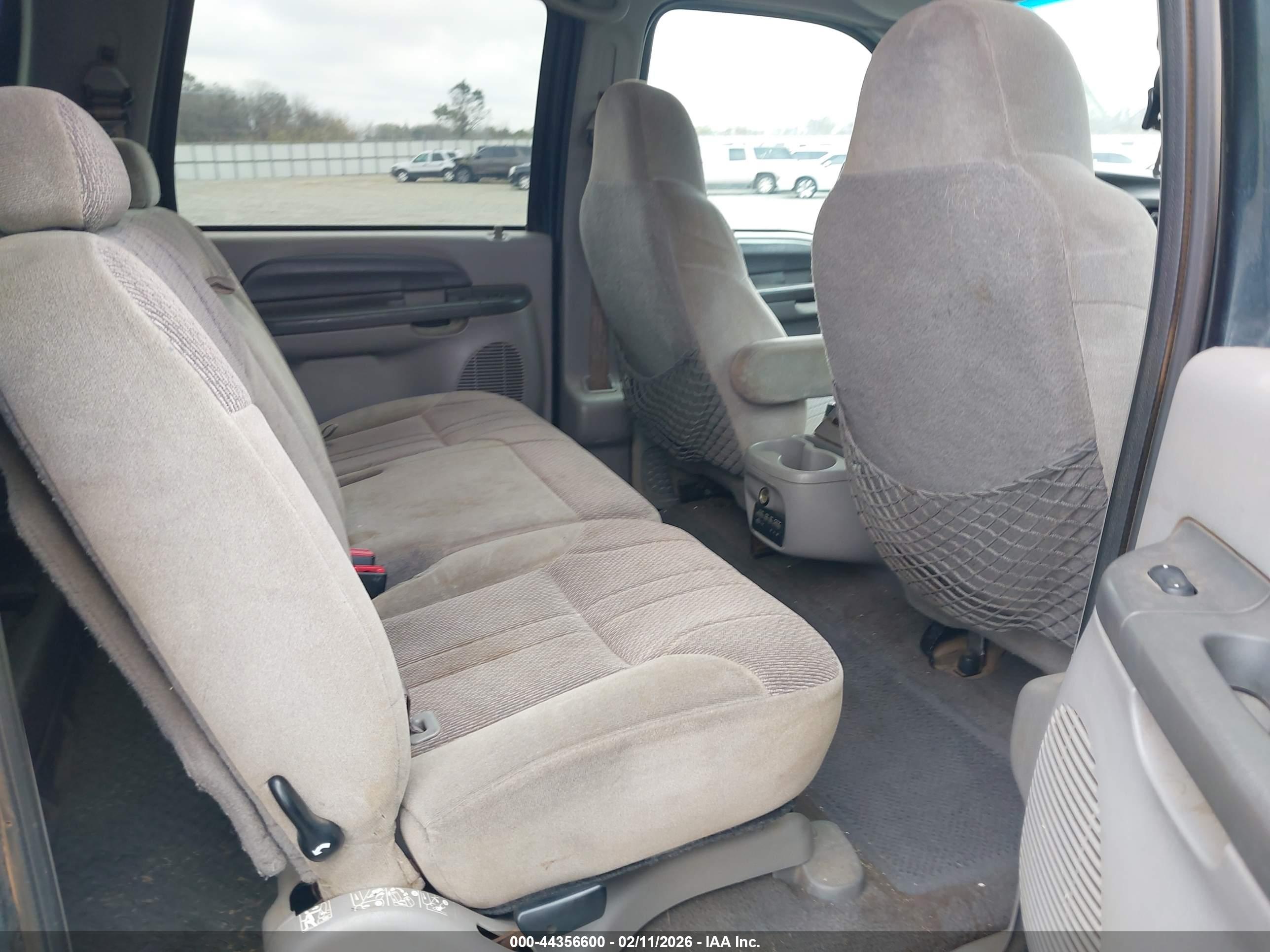 FORD EXCURSION image 8