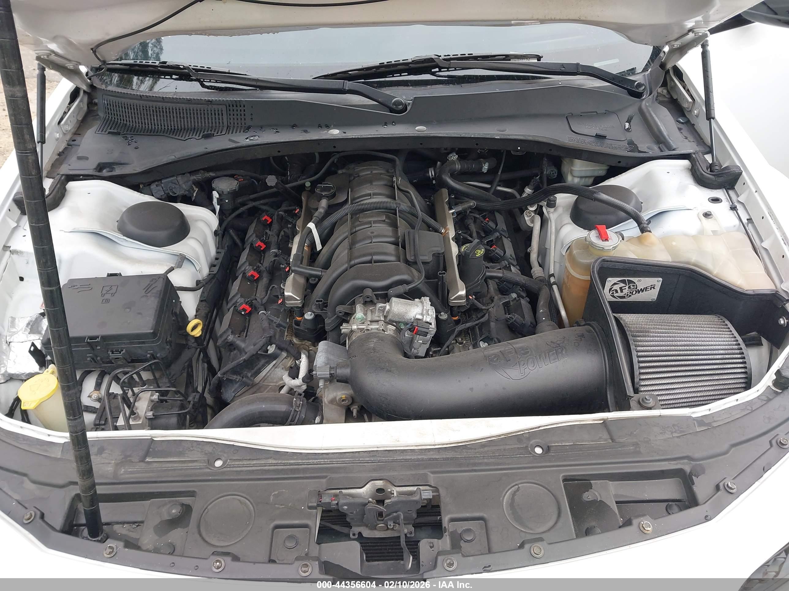 CHRYSLER 300 image 10