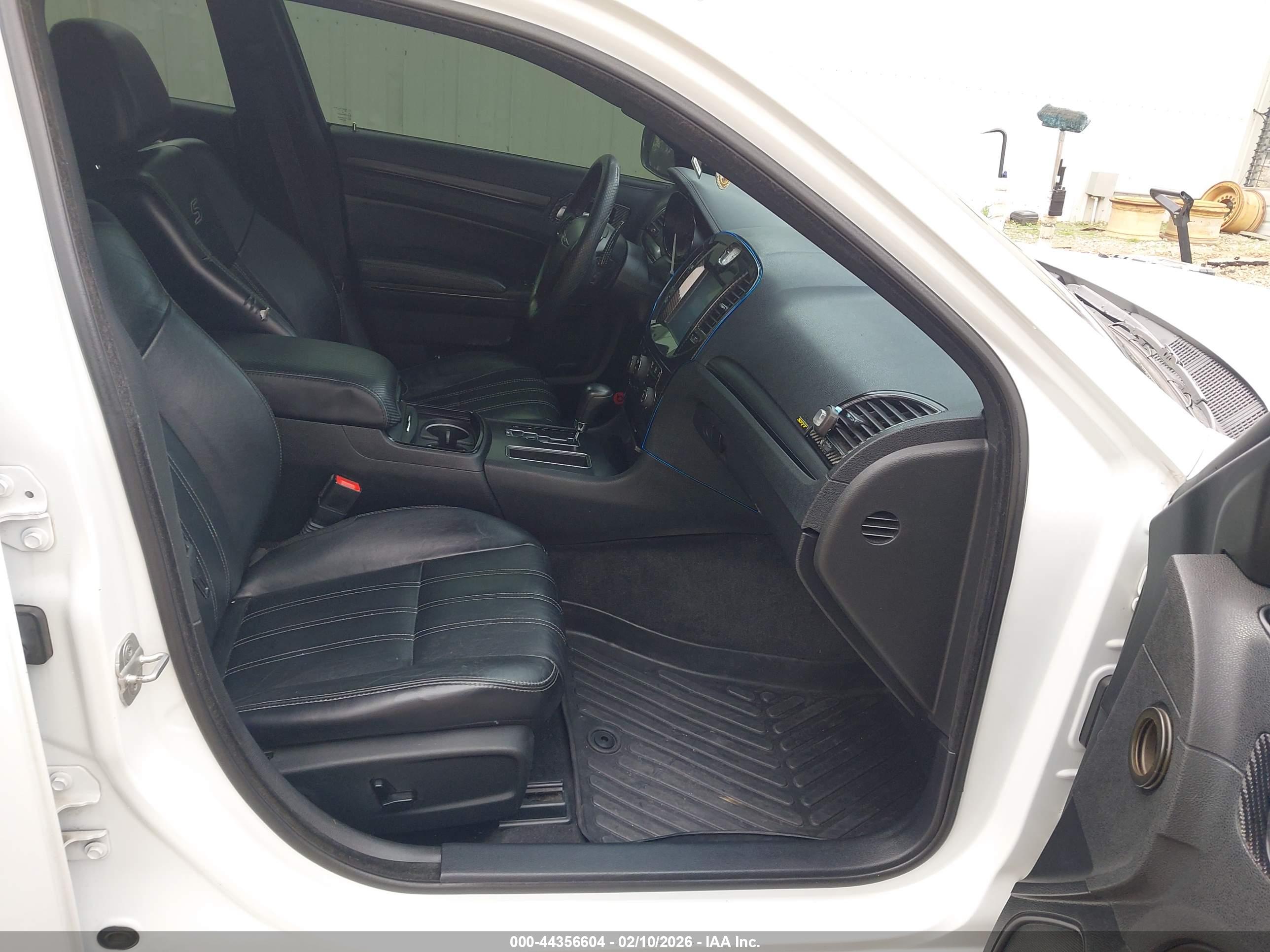 CHRYSLER 300 image 5