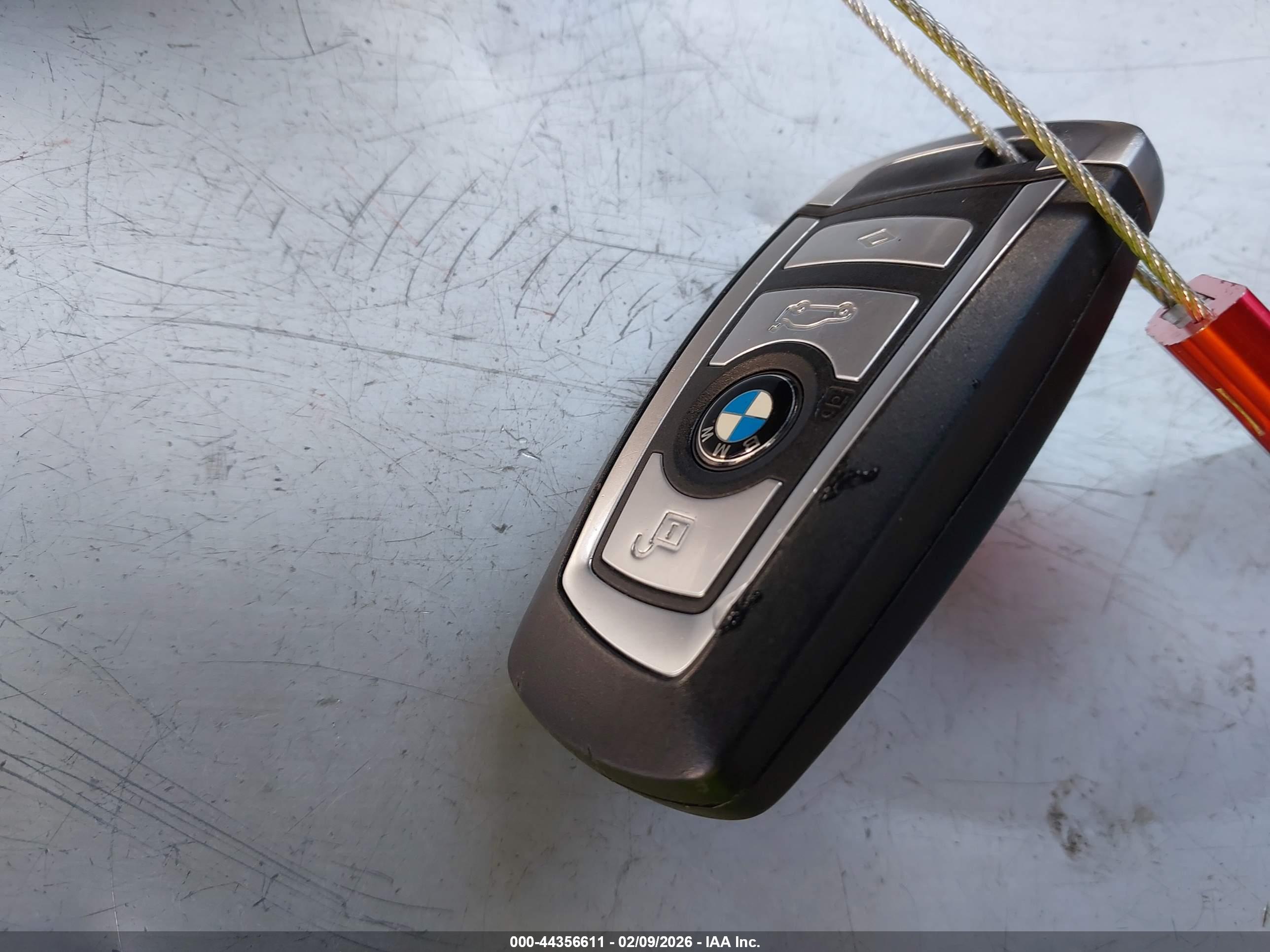 BMW 650I image 11