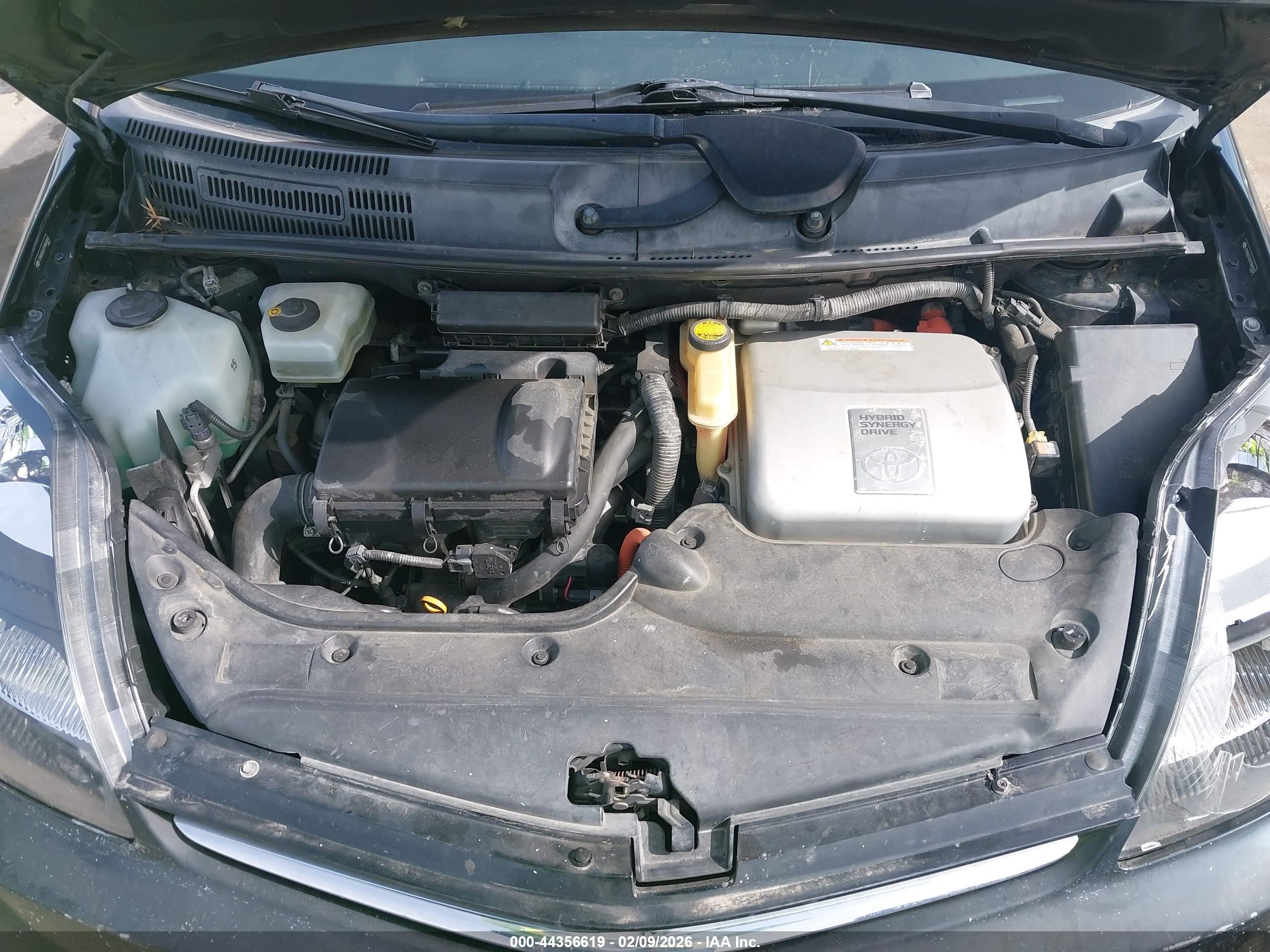 TOYOTA PRIUS image 10