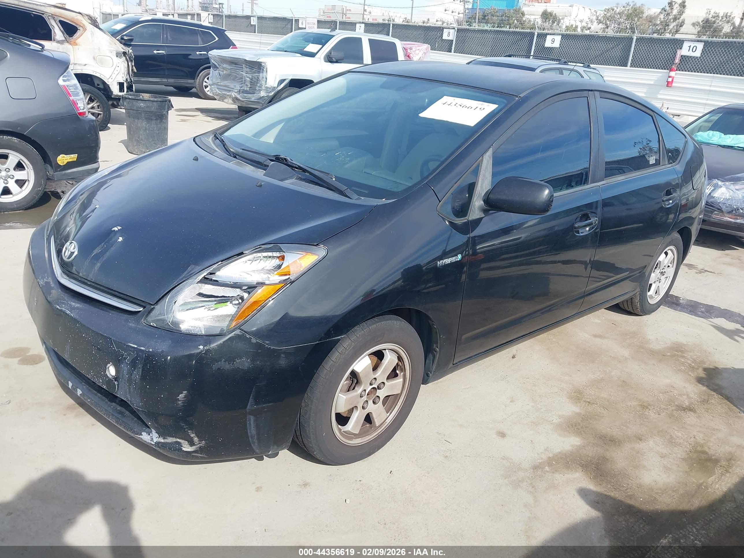 TOYOTA PRIUS image 2
