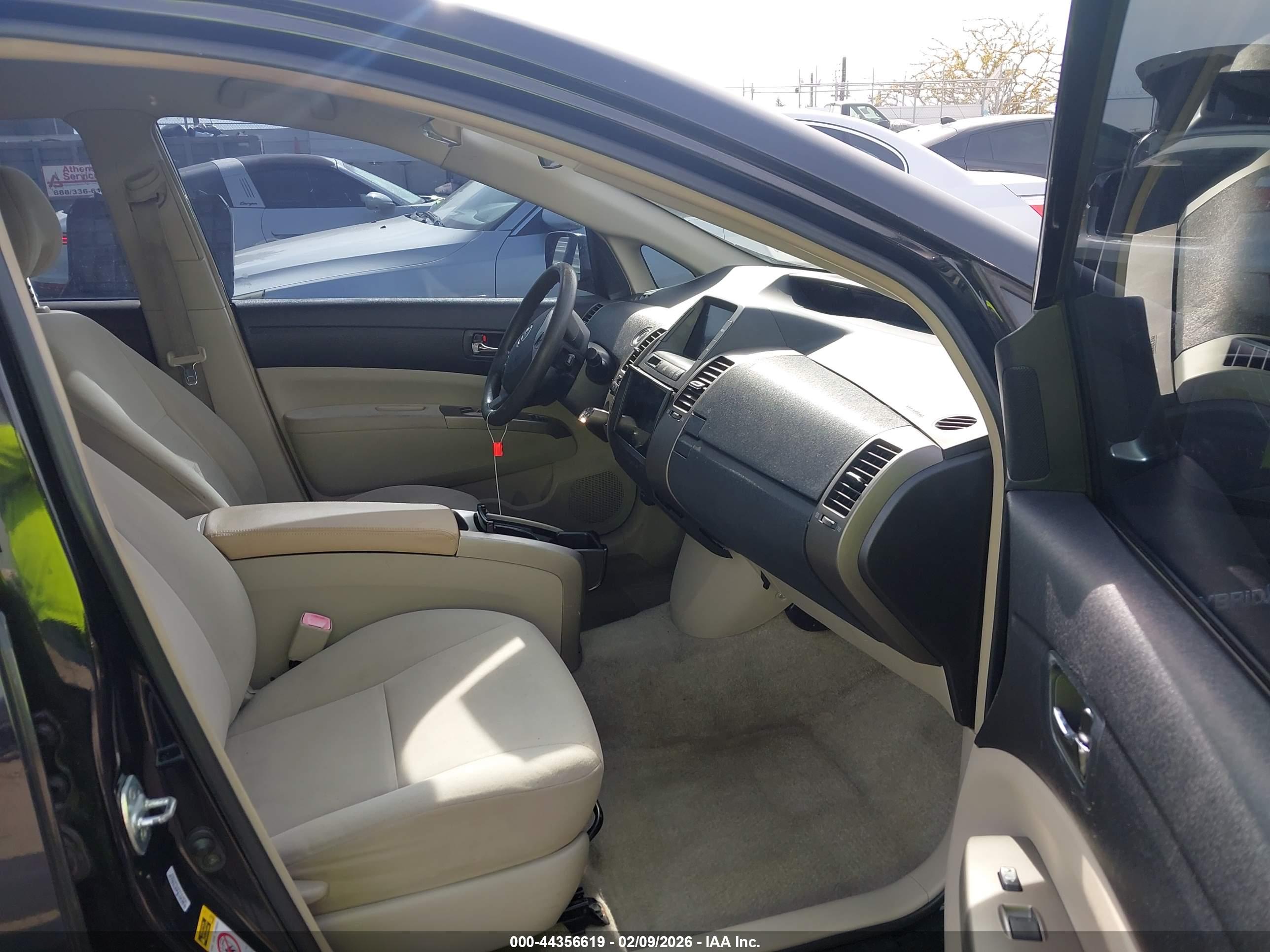TOYOTA PRIUS image 5