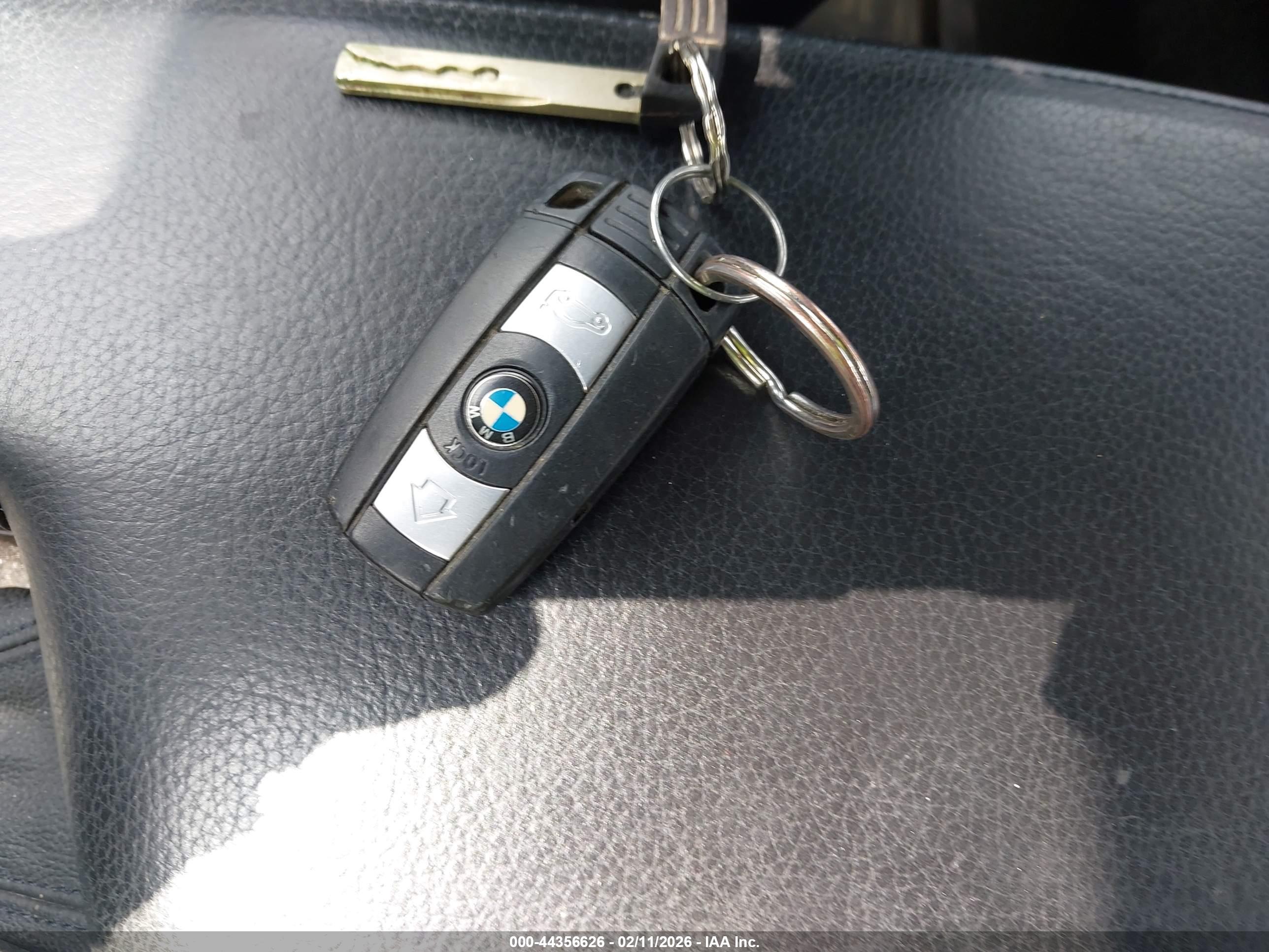 BMW 328I image 11