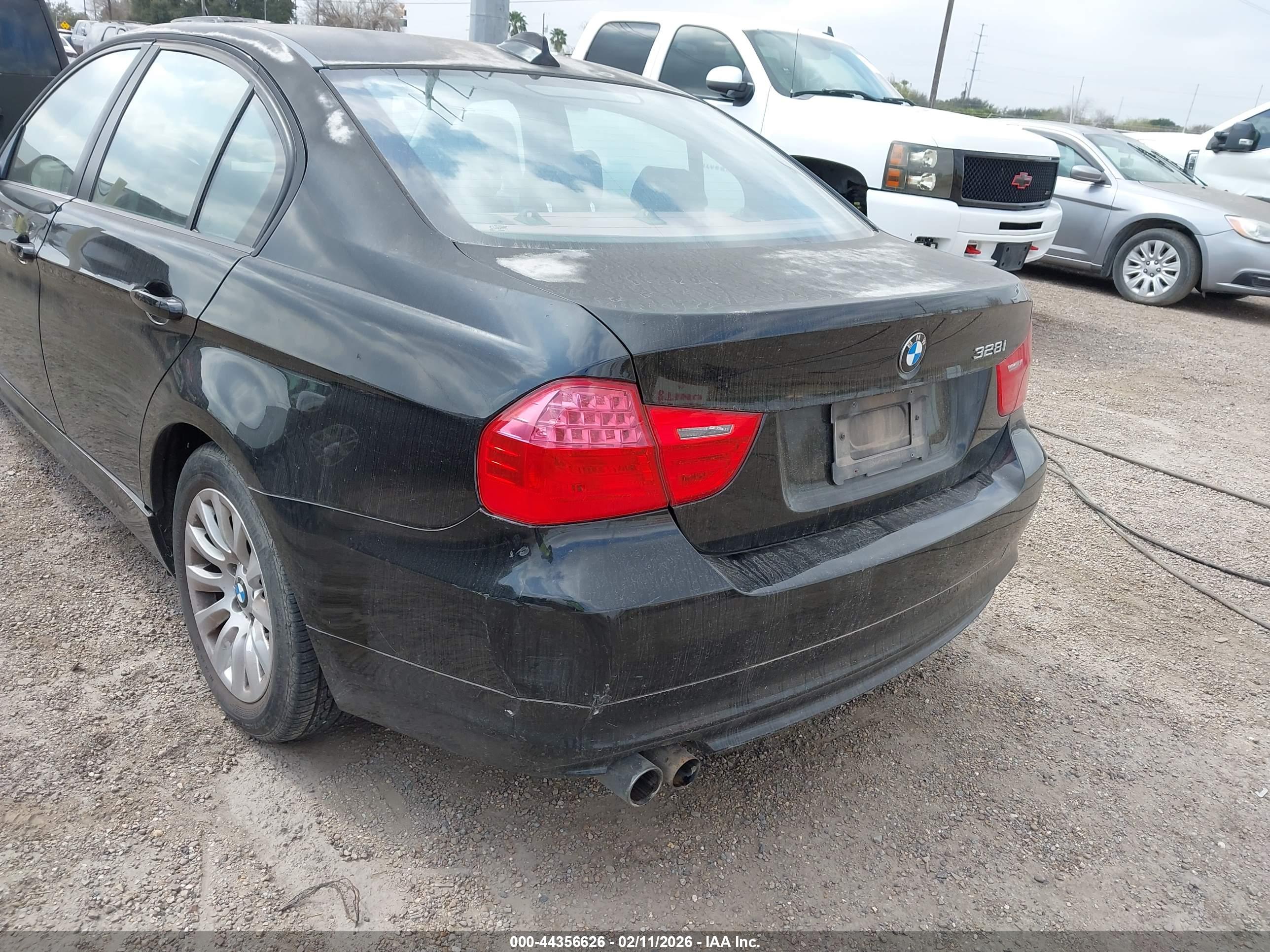 BMW 328I image 6