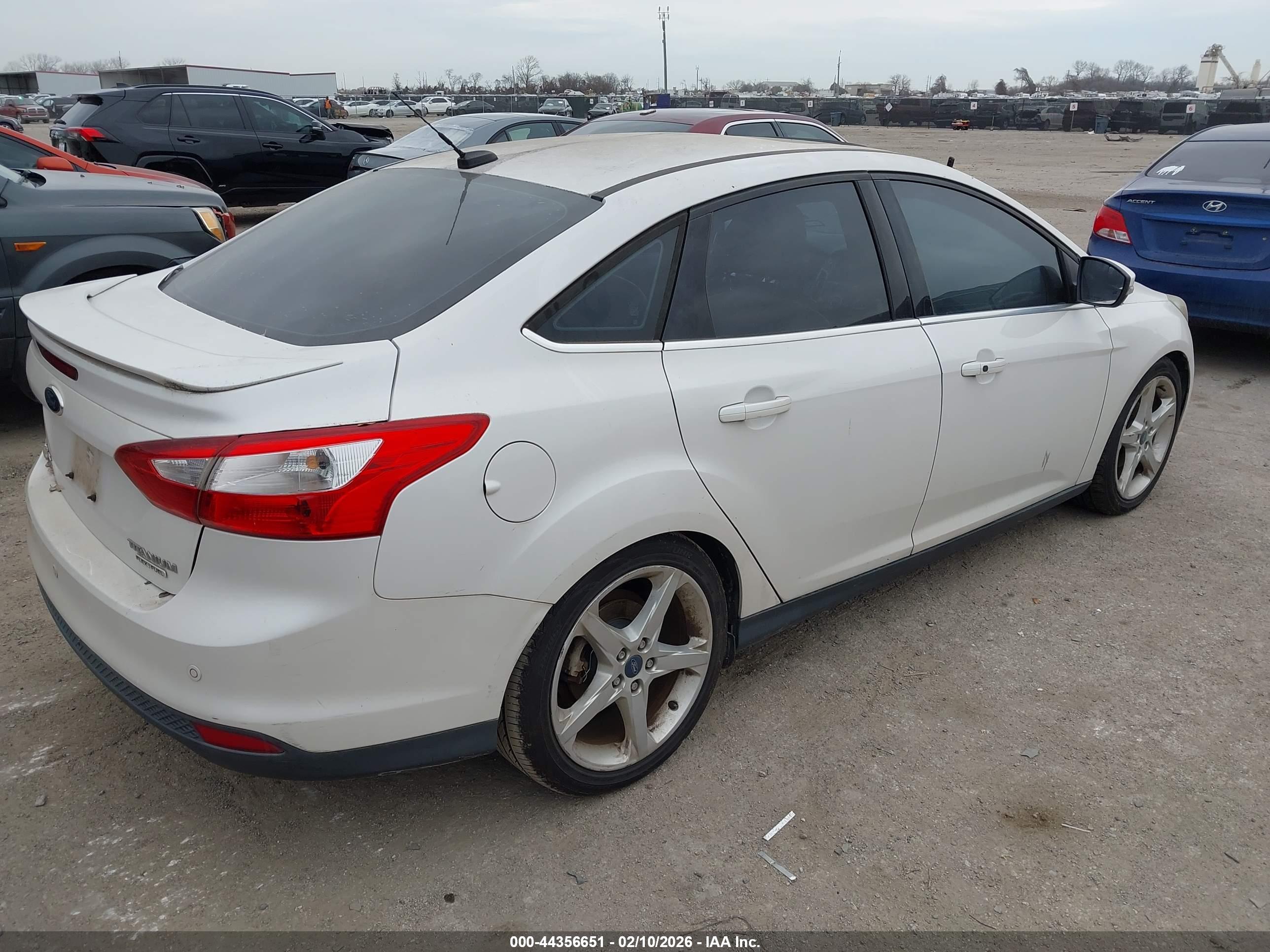 FORD FOCUS image 4