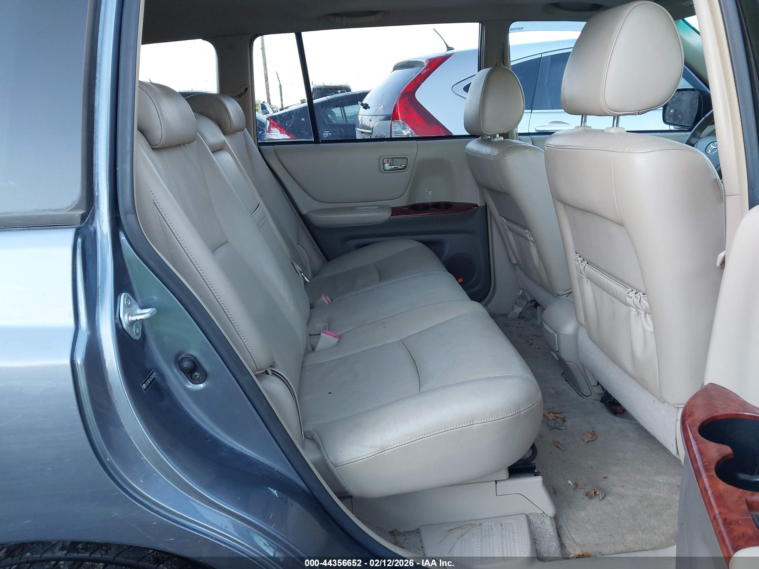 TOYOTA HIGHLANDER image 8