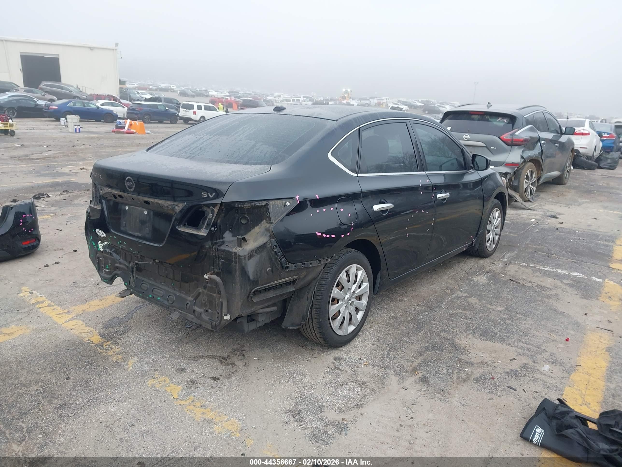 NISSAN SENTRA image 4
