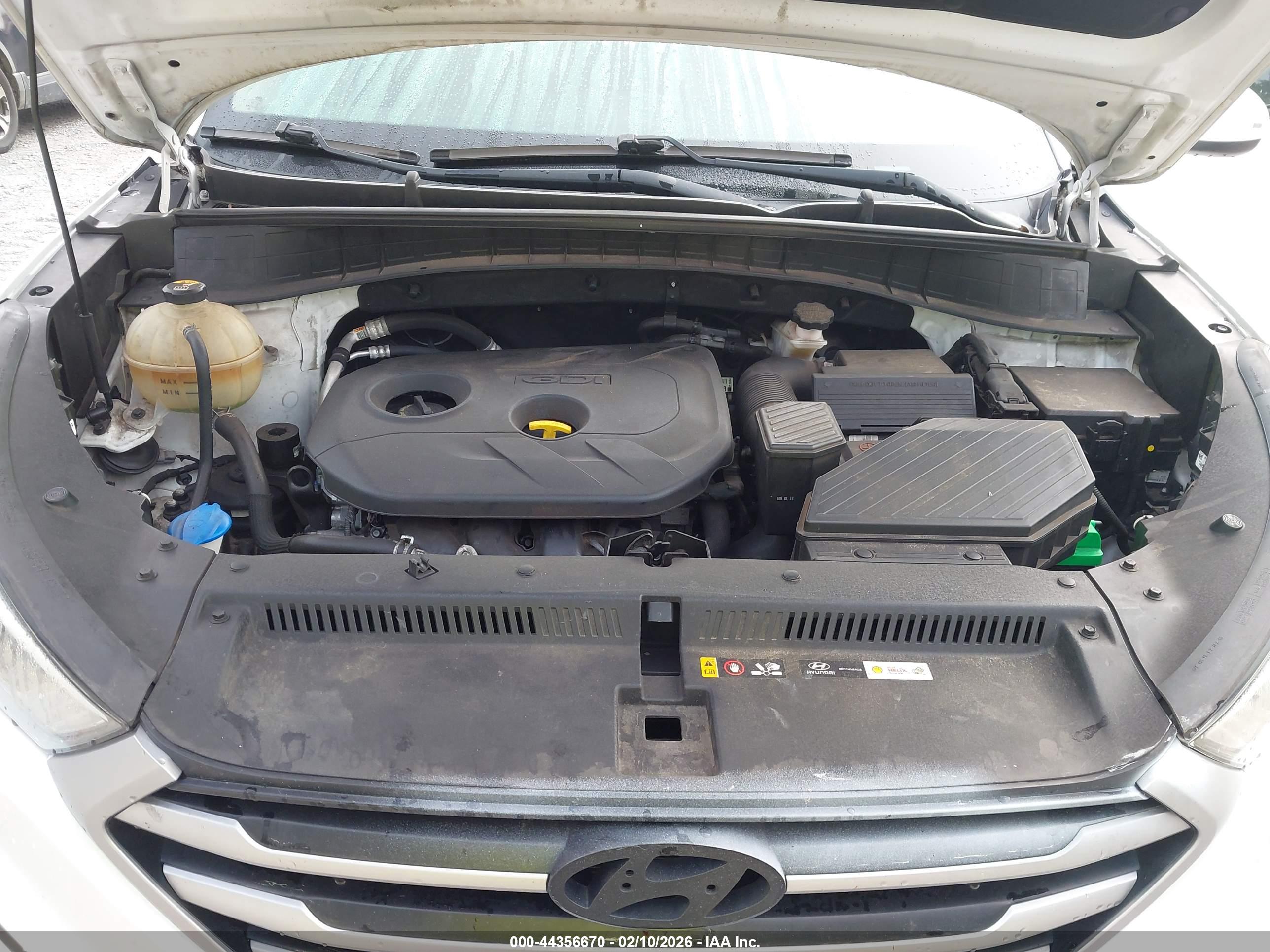 HYUNDAI TUCSON image 10