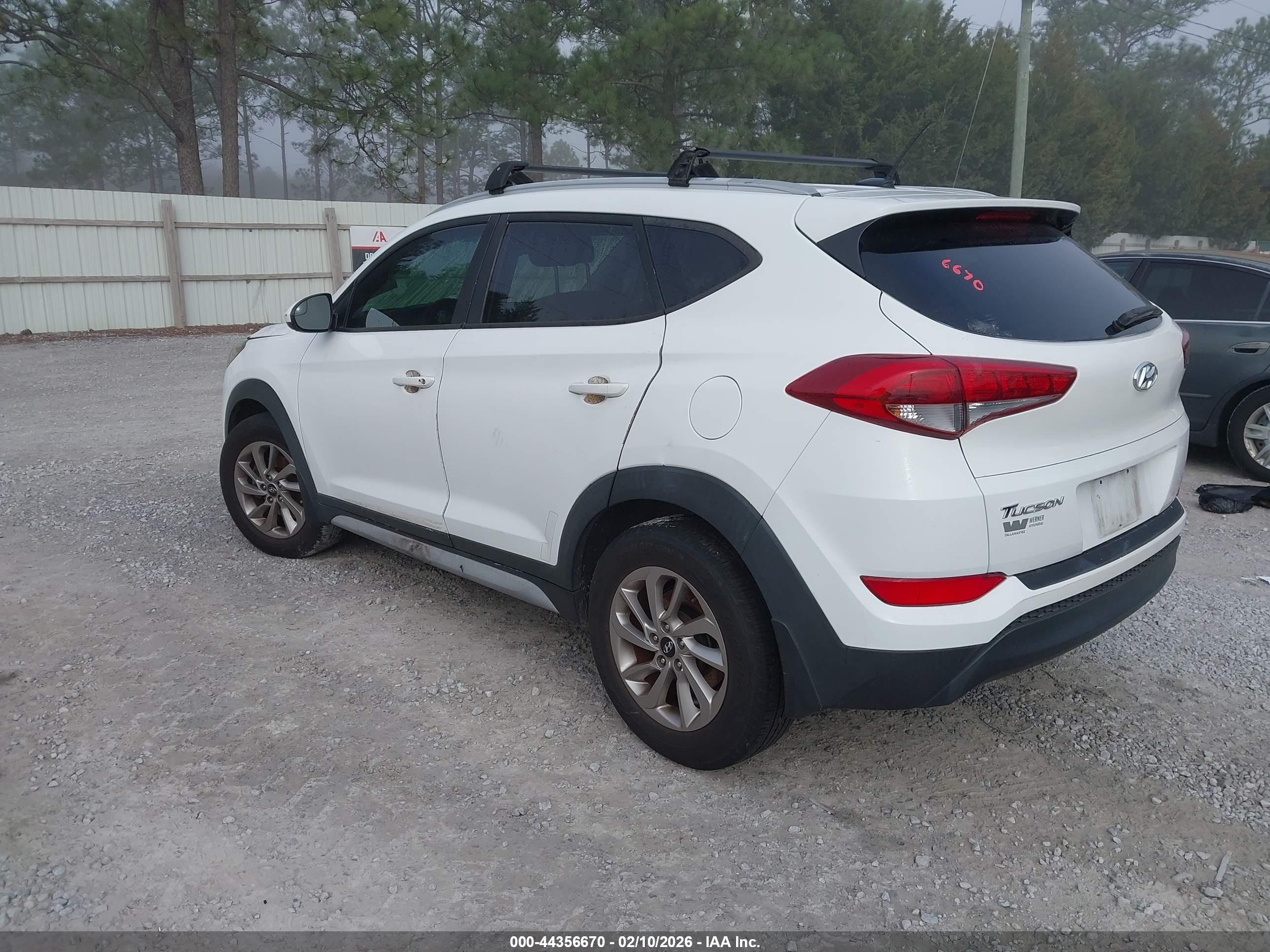 HYUNDAI TUCSON image 3