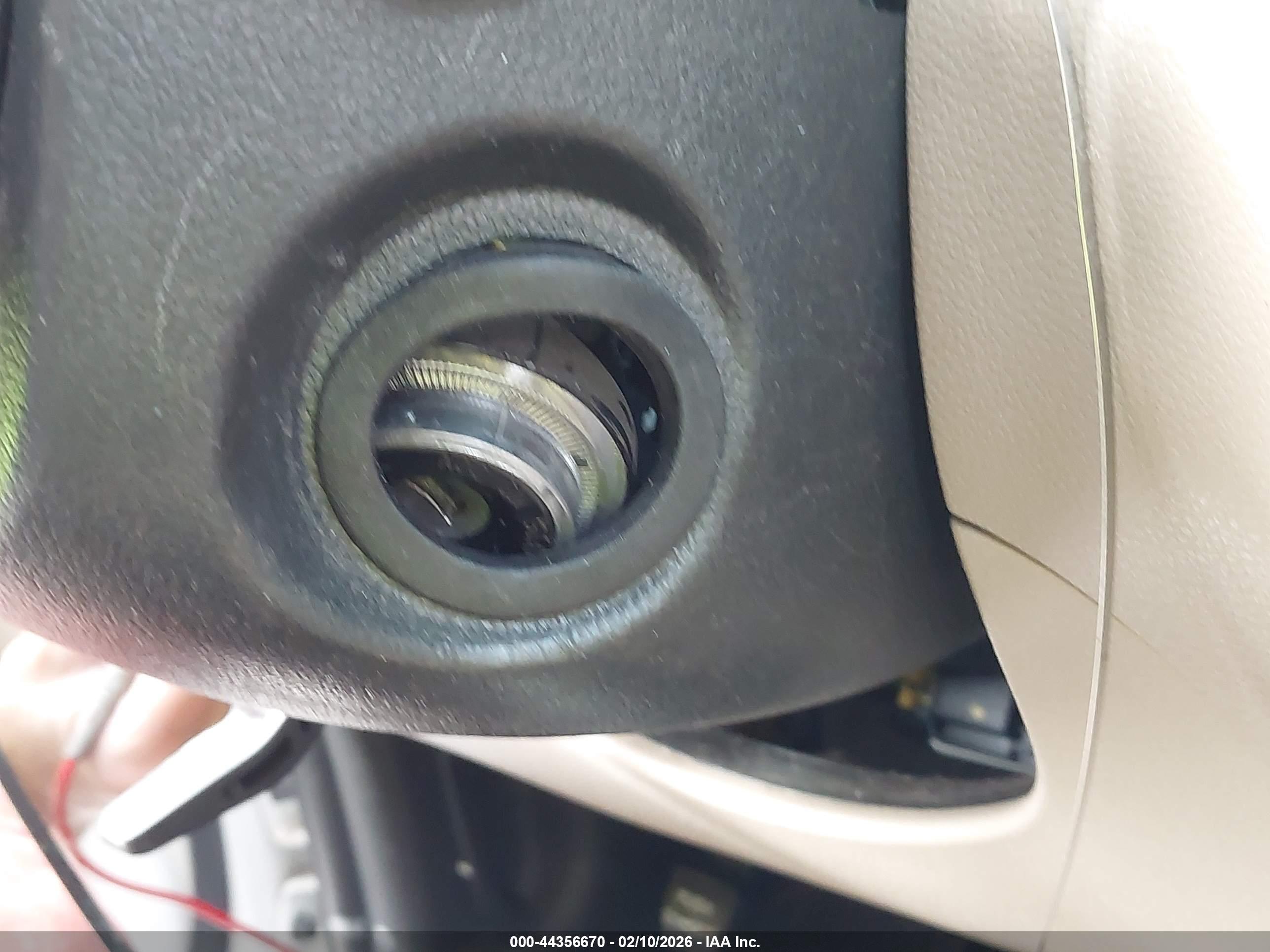 HYUNDAI TUCSON image 6