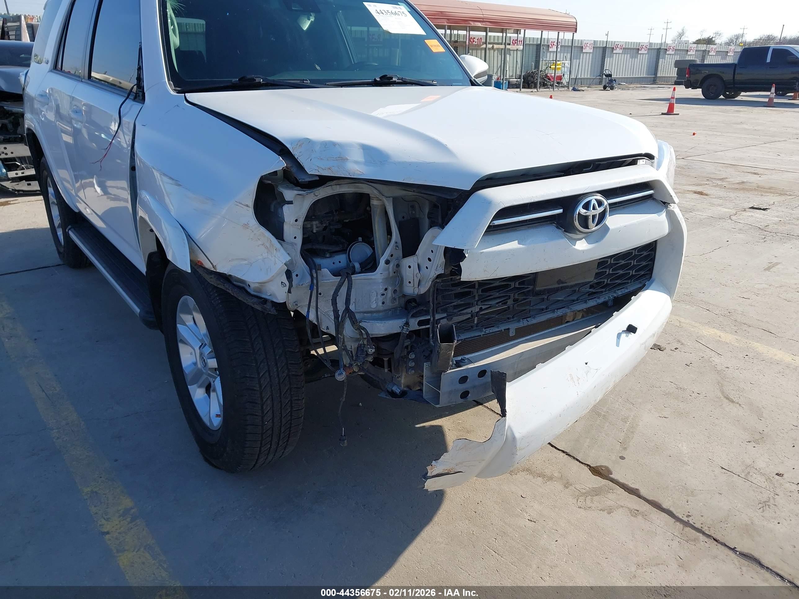 TOYOTA 4RUNNER image 6