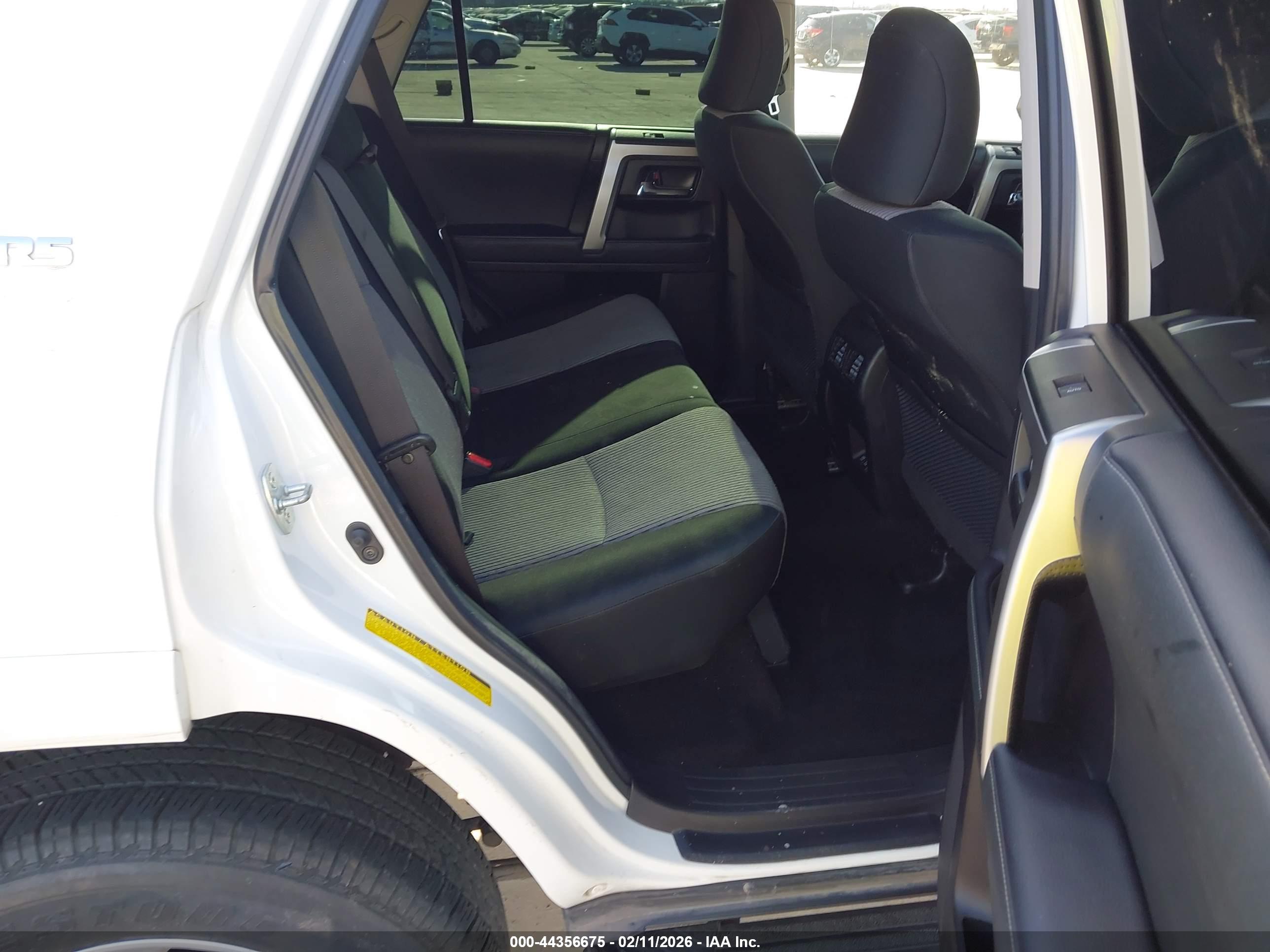 TOYOTA 4RUNNER image 8