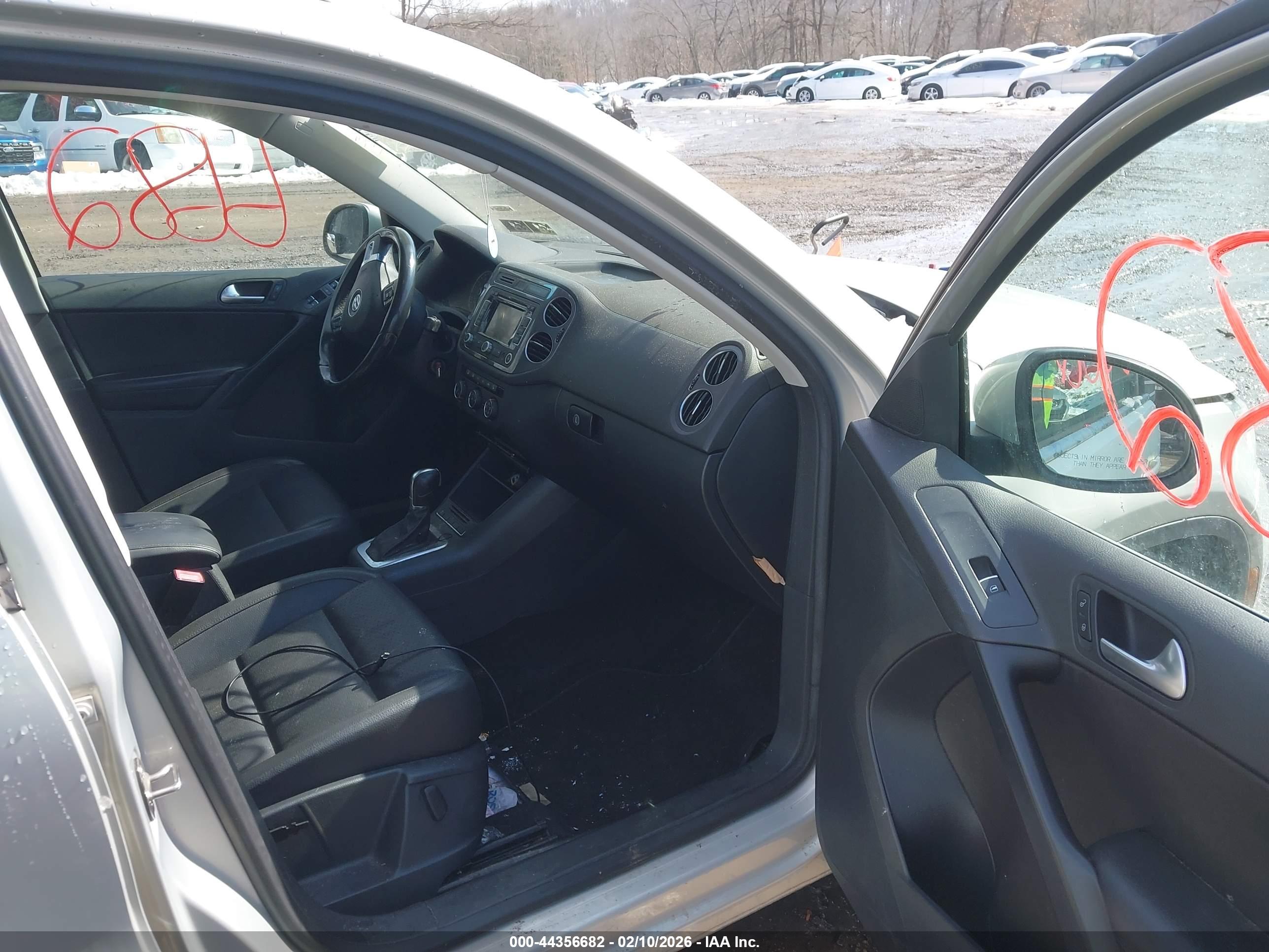 VOLKSWAGEN TIGUAN image 5