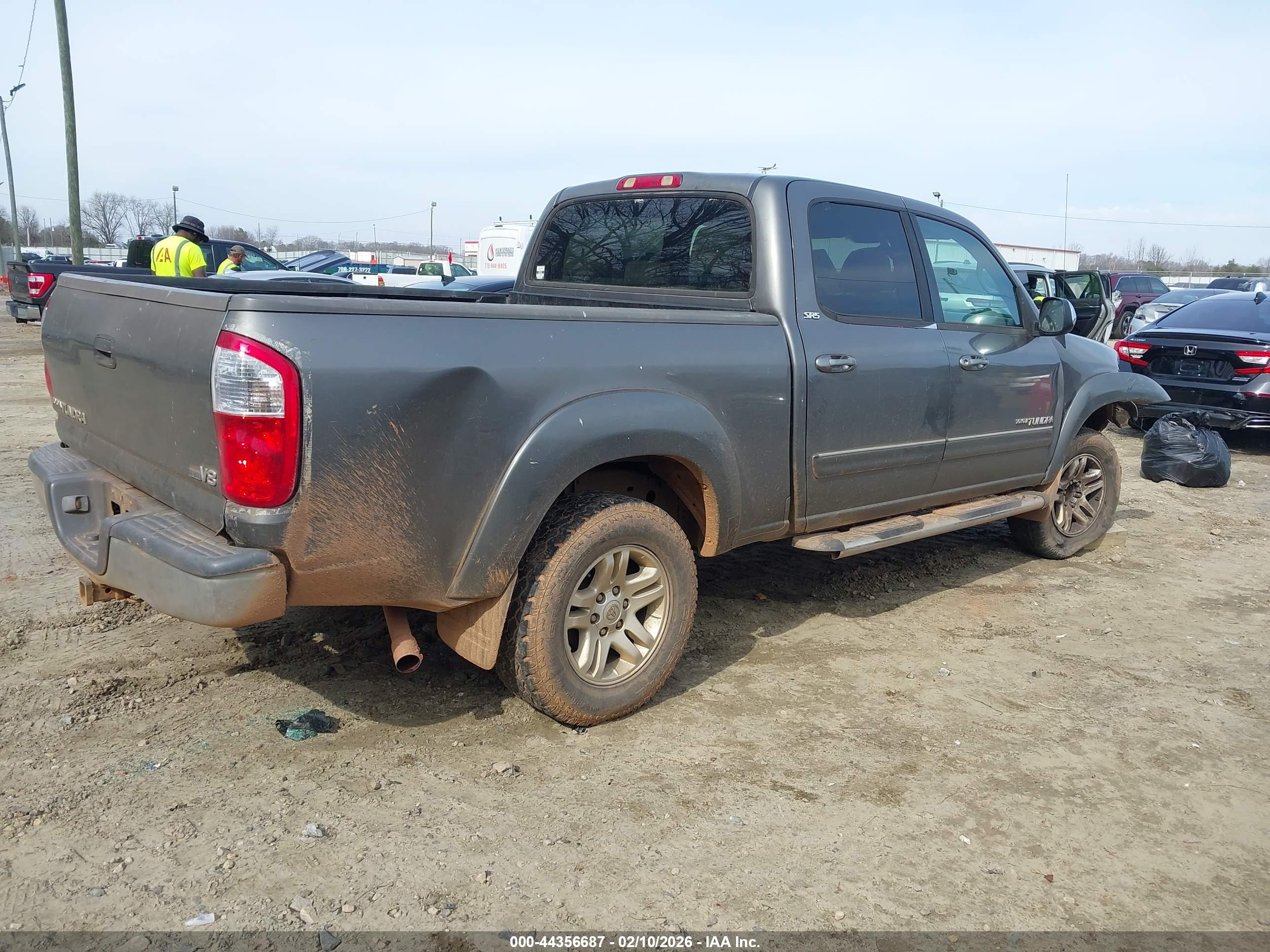 TOYOTA TUNDRA image 4