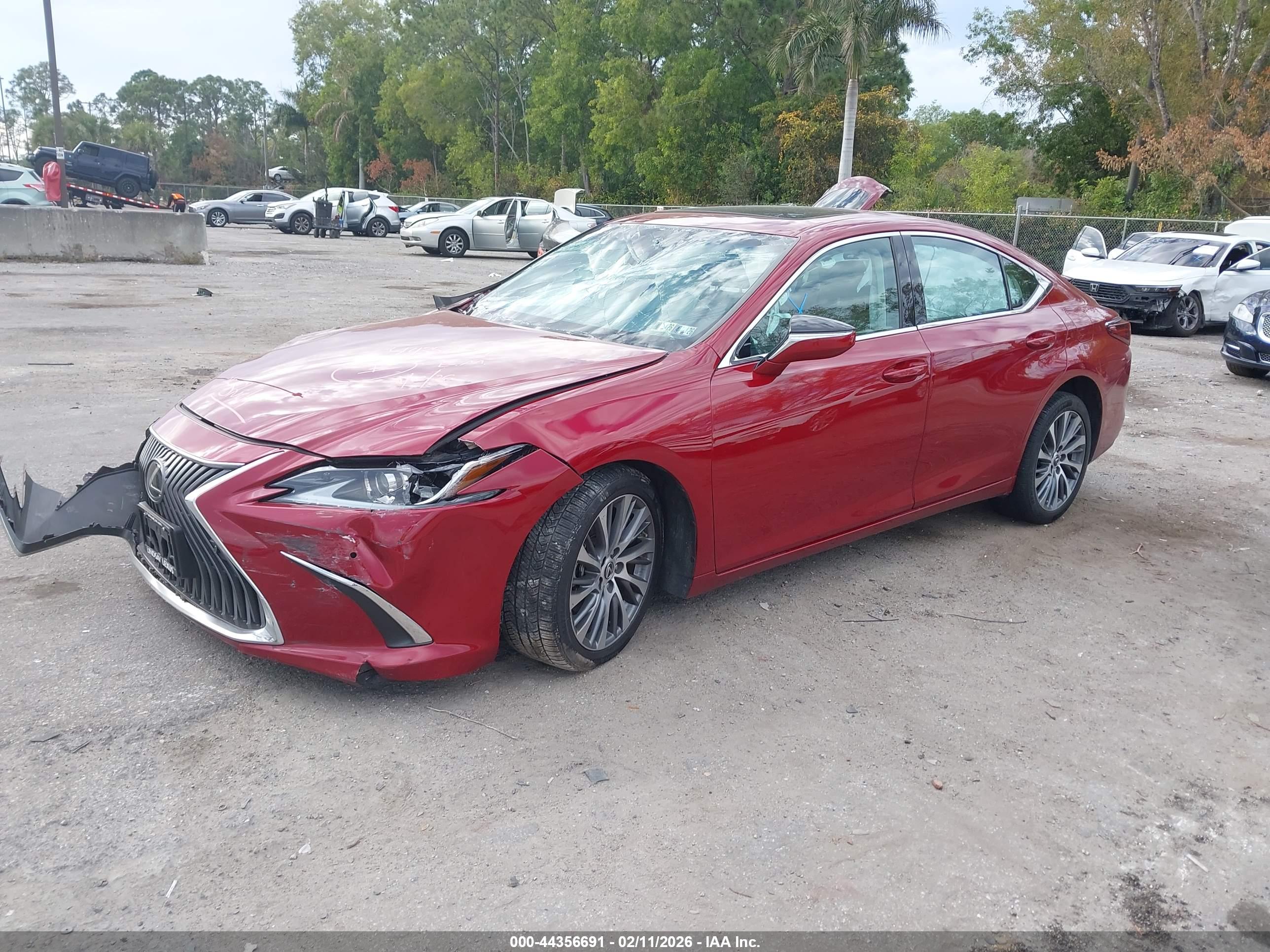 LEXUS ES image 2