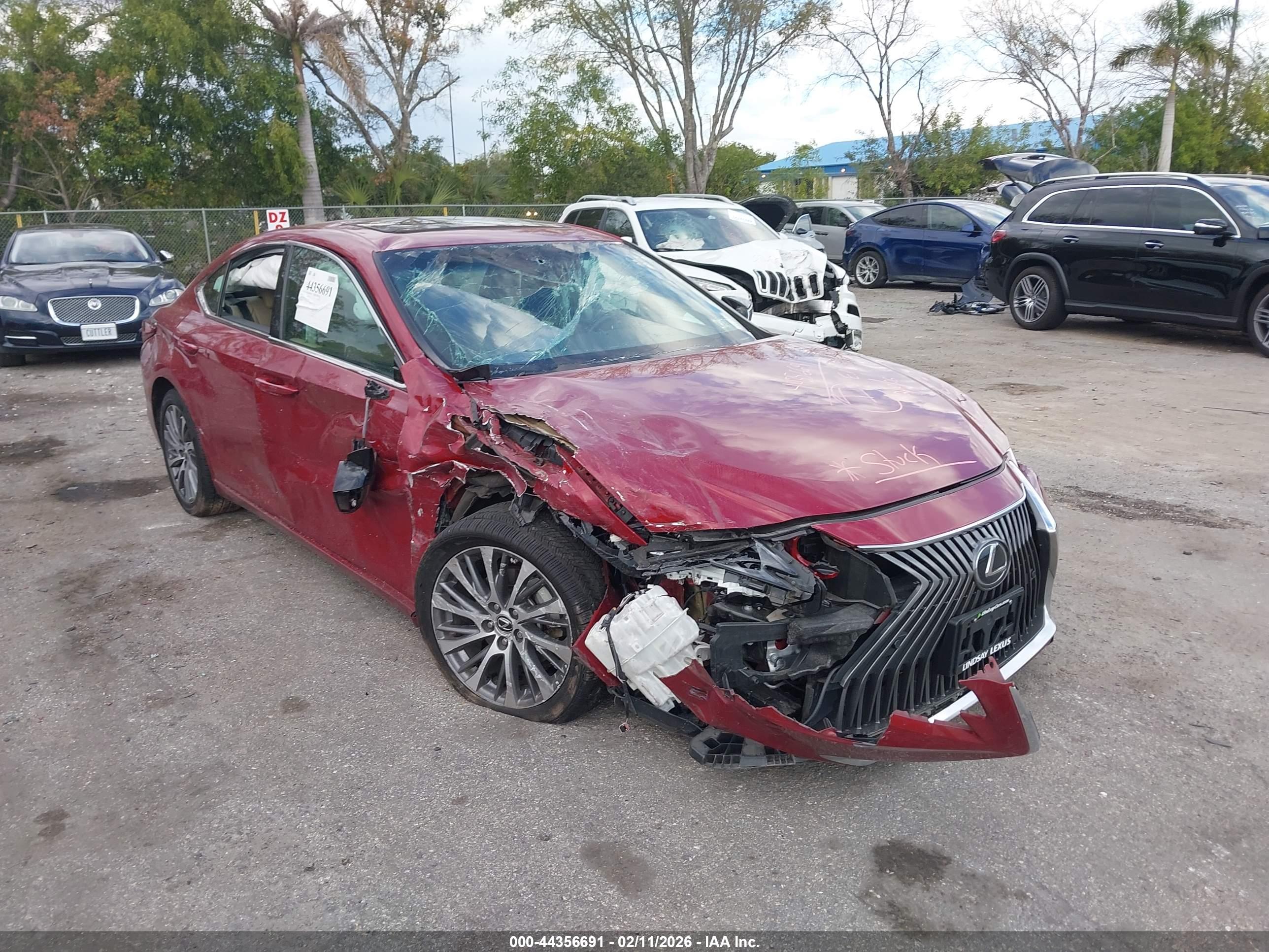 LEXUS ES image 6