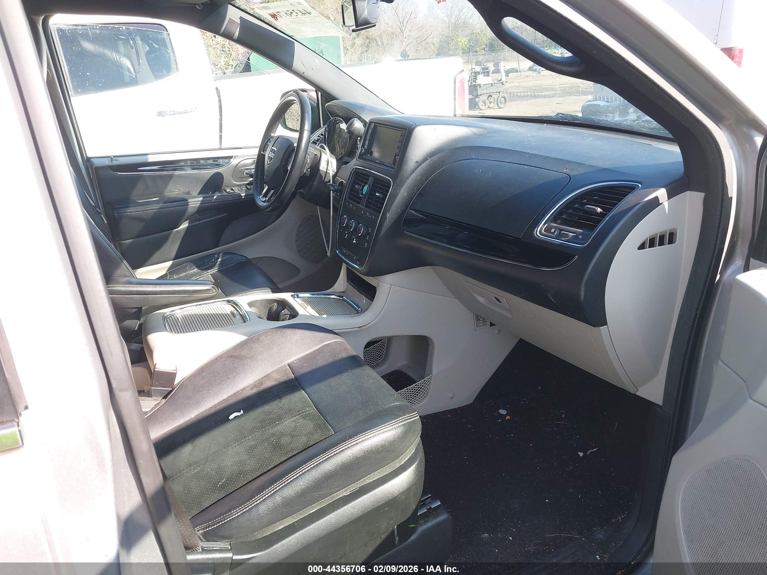 DODGE GRAND image 5