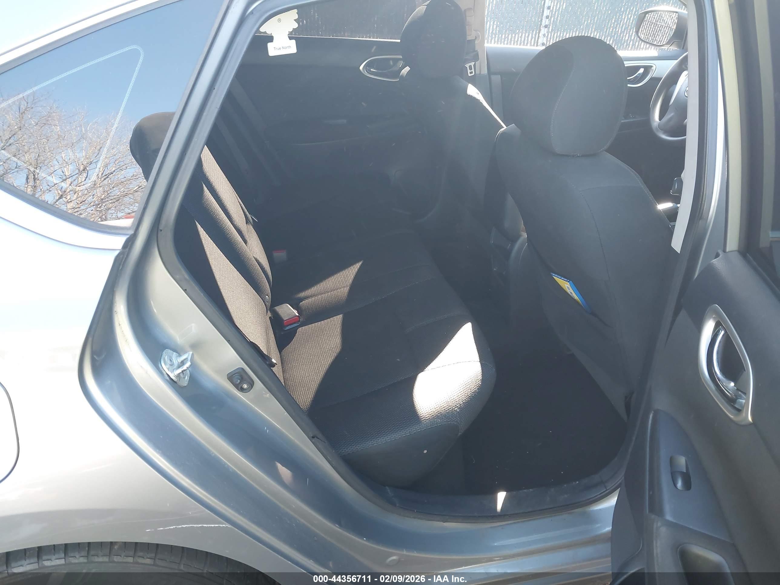 NISSAN SENTRA image 8