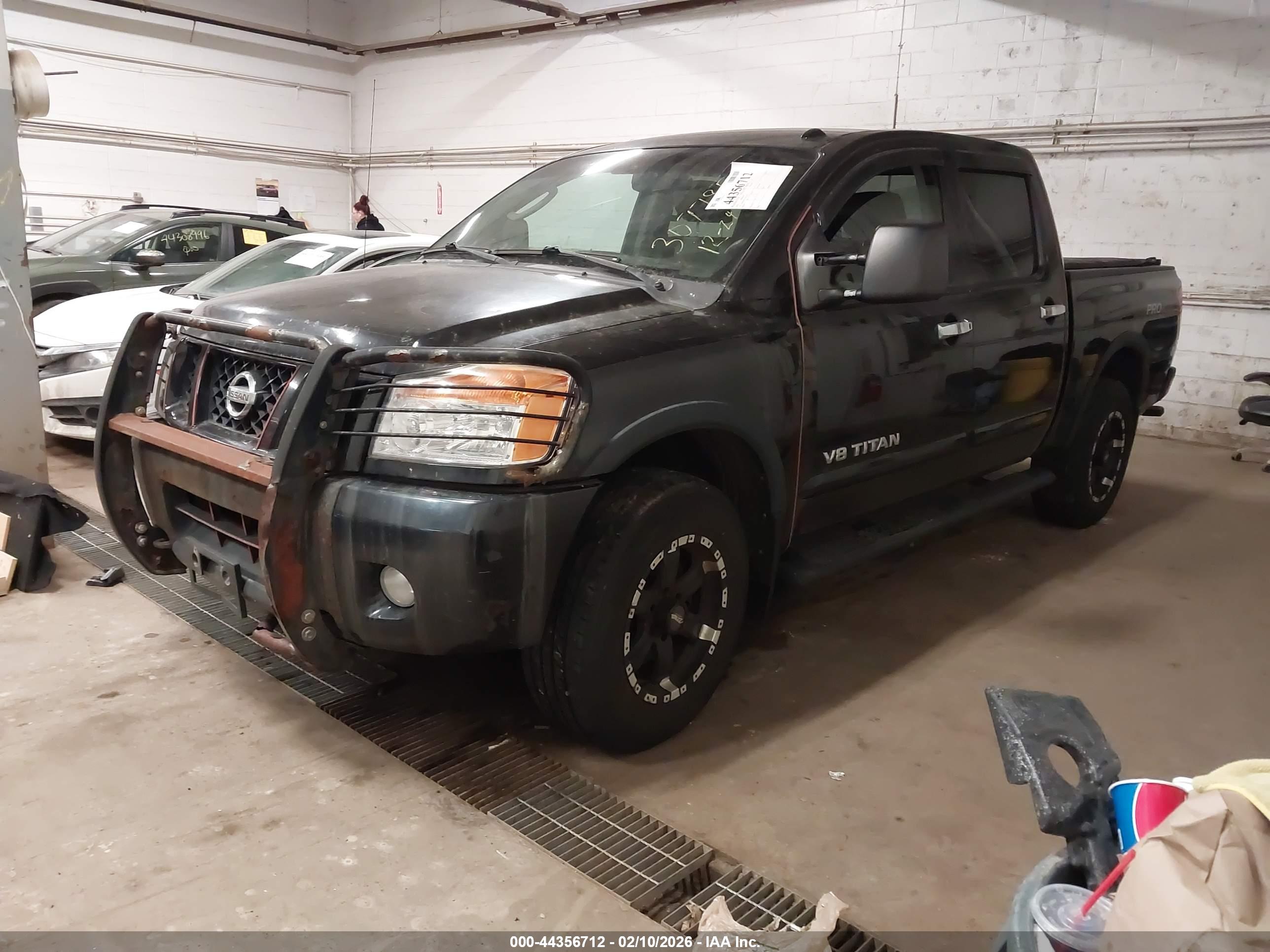 NISSAN TITAN image 2