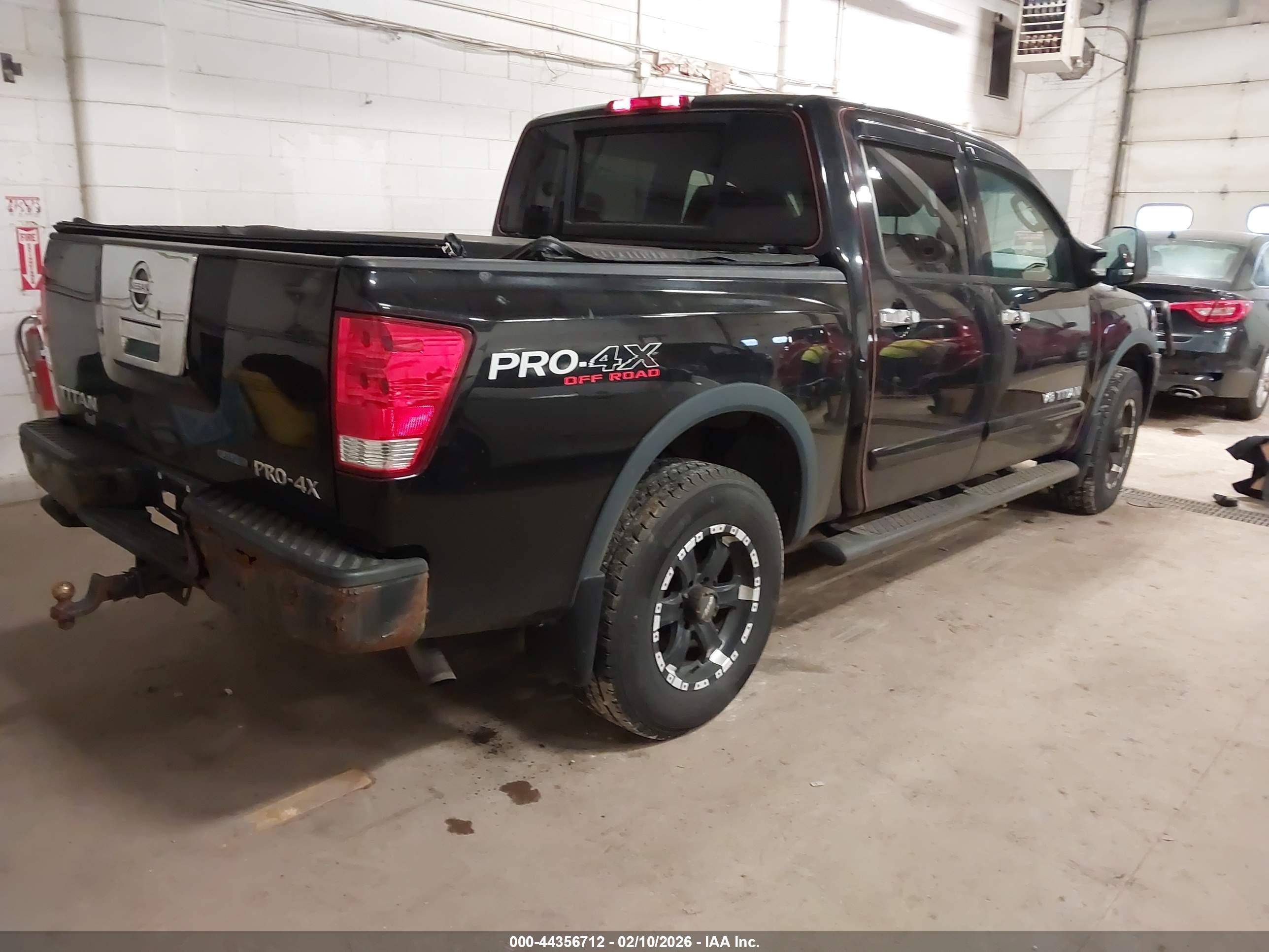 NISSAN TITAN image 4