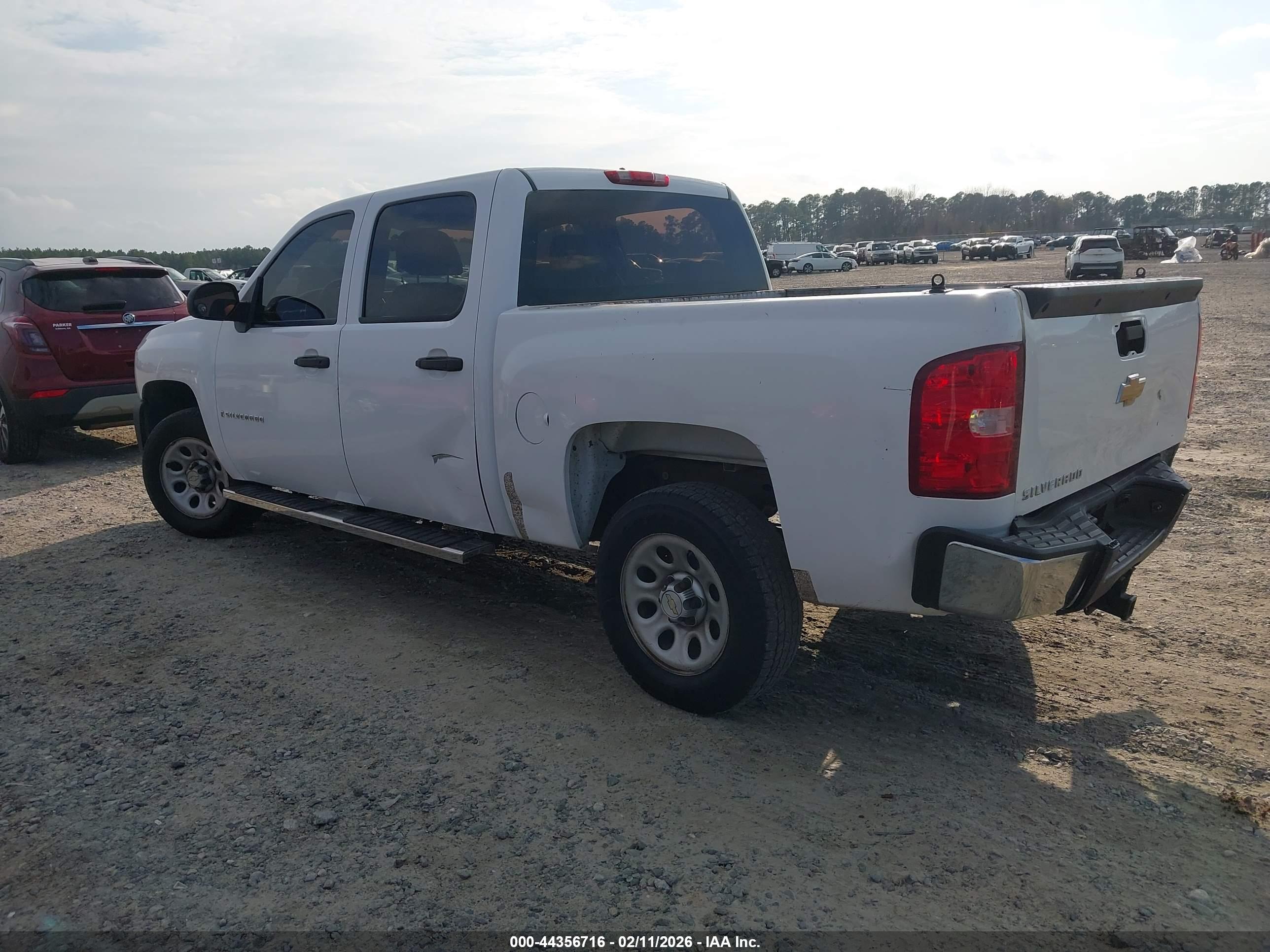 CHEVROLET SILVERADO image 3